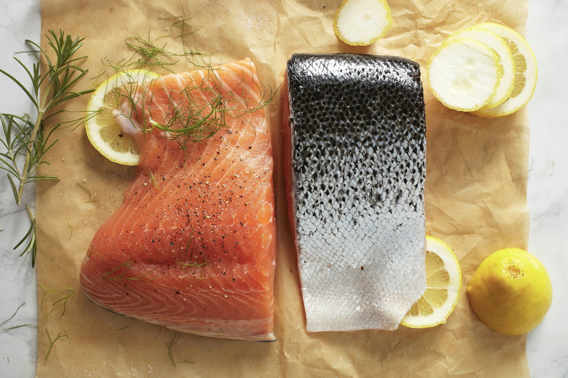 Komplexe Kohlenhydrate, hochwertige Proteine, gesunde Fette – oder einfach Lachs.