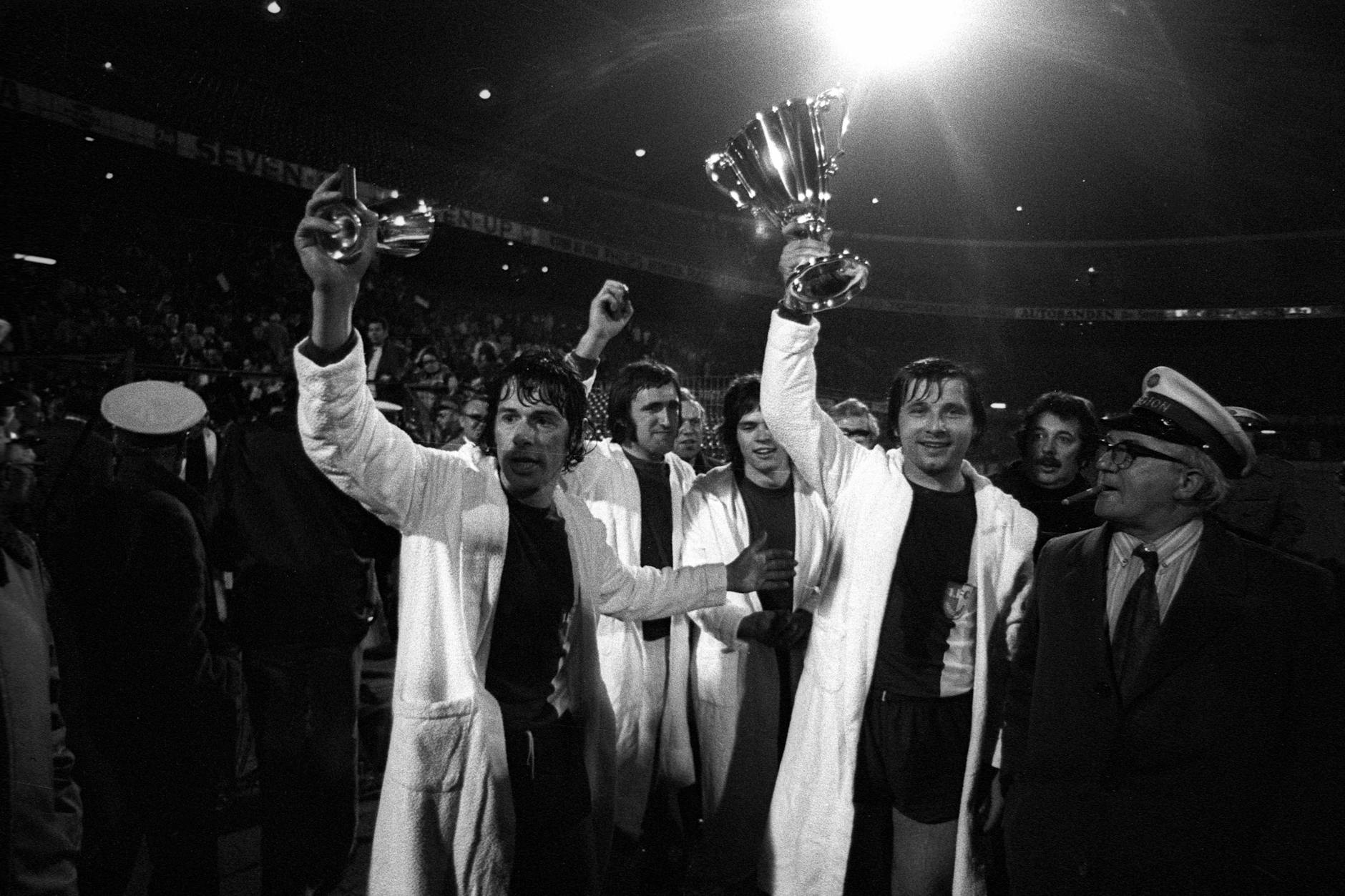 Der 1. FC Magdeburg gewinnt 1974 als einziger DDR-Verein einen Europapokal im Fußball. Er setzt sich im Finale des Europapokals der Pokalsieger in Rotterdam mit 2:0 gegen den AC Mailand durch.