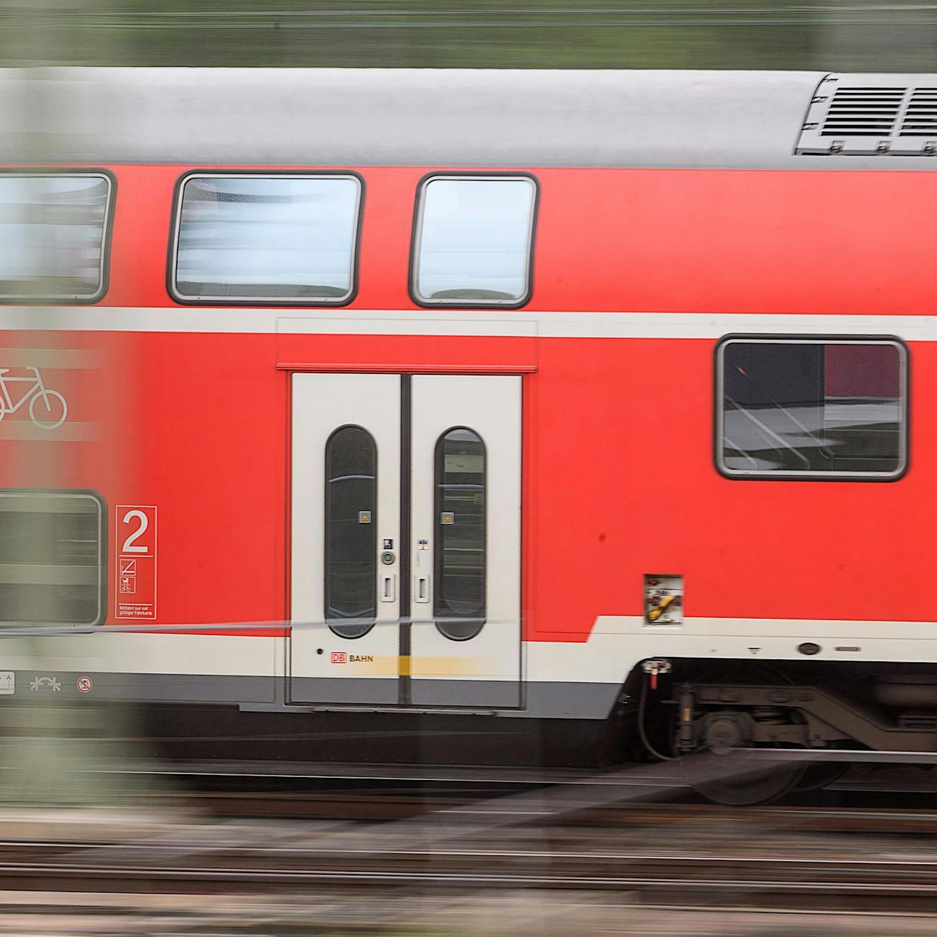 Nach Angriff in Regionalexpress: Zugbegleiter ist tot