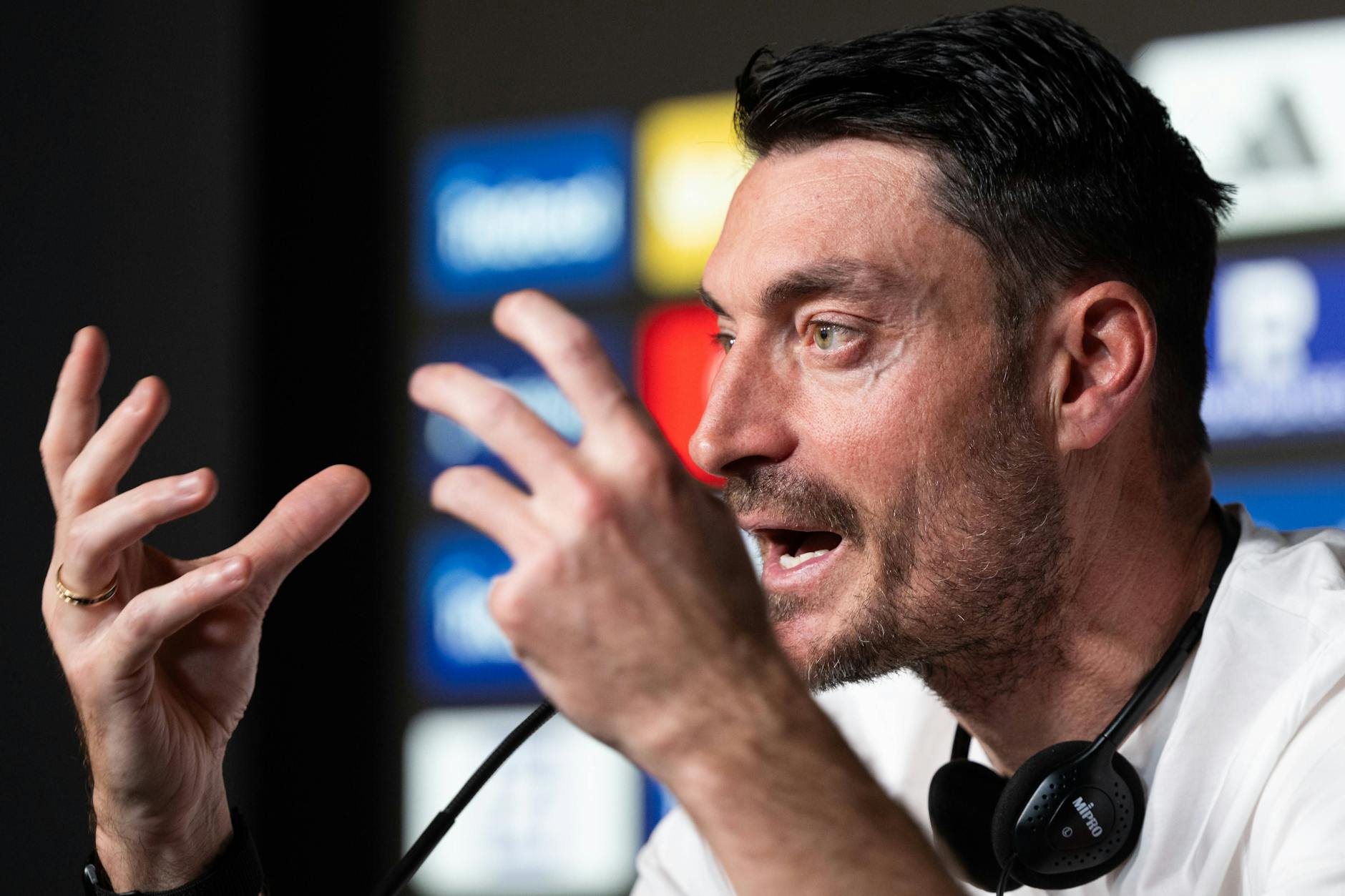 Albert Riera sprach bei seiner Vorstellung als Trainer von Eintracht Frankfurt auch über das Duell mit dem 1. FC Union Berlin.