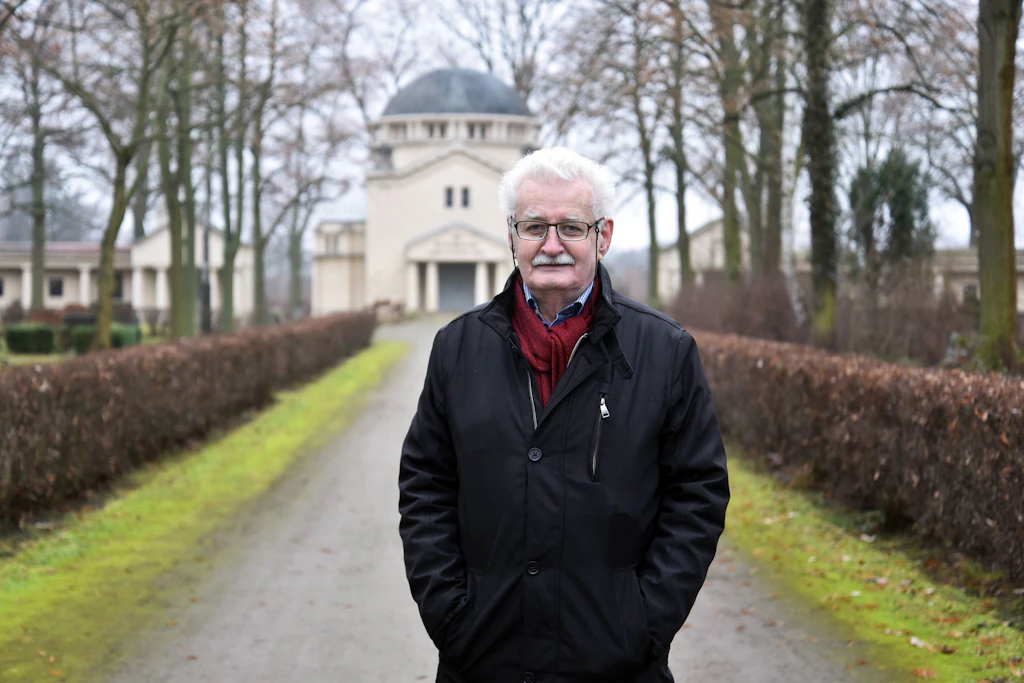 Klaus Leutner im Jahr 2020 im Städtischen Friedhof Altglienicke an der Schönefelder Chaussee