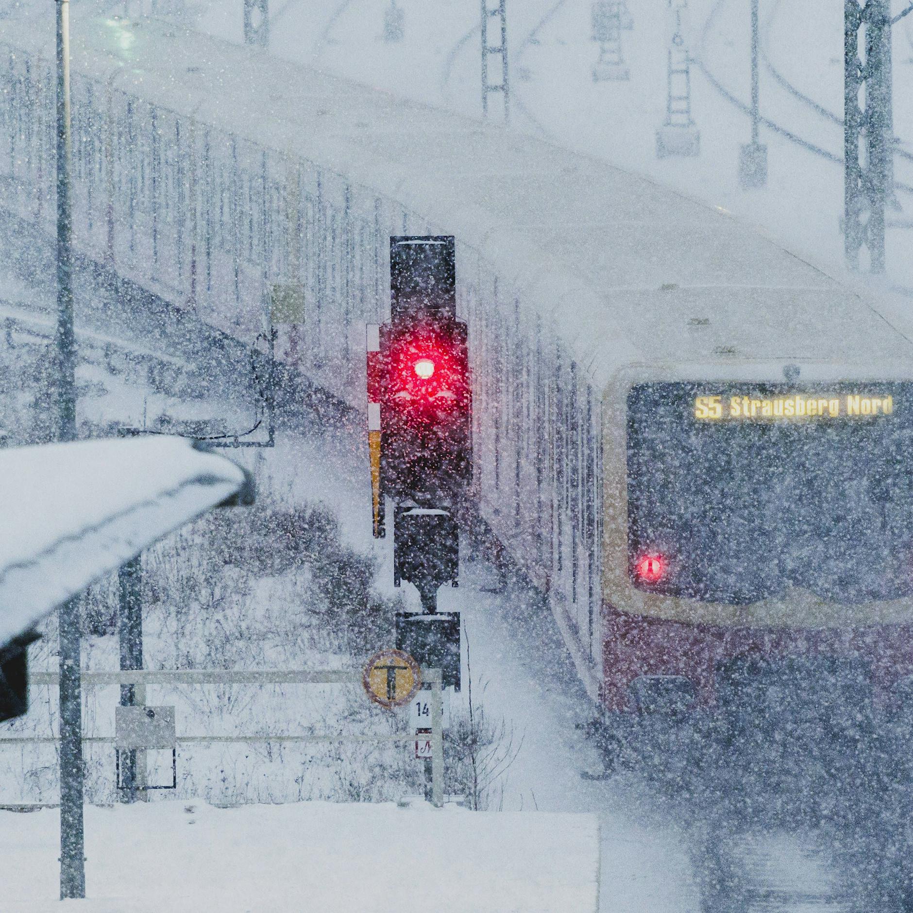 Schnee und Glätte legen Bahnverkehr in Berlin lahm