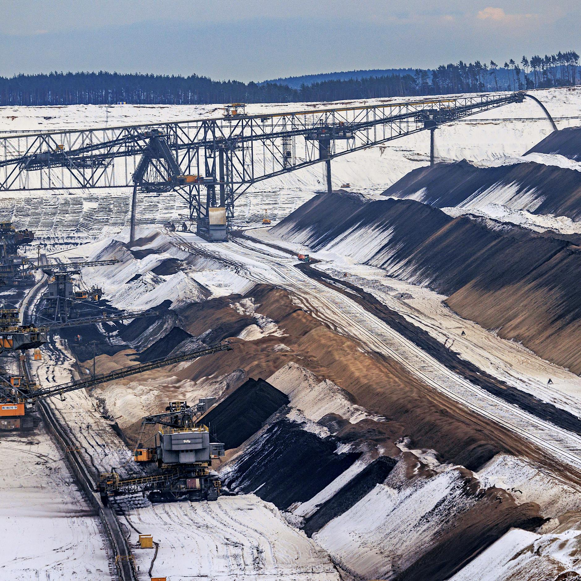 Mega-Förderbrücke in Jänschwalde gesprengt