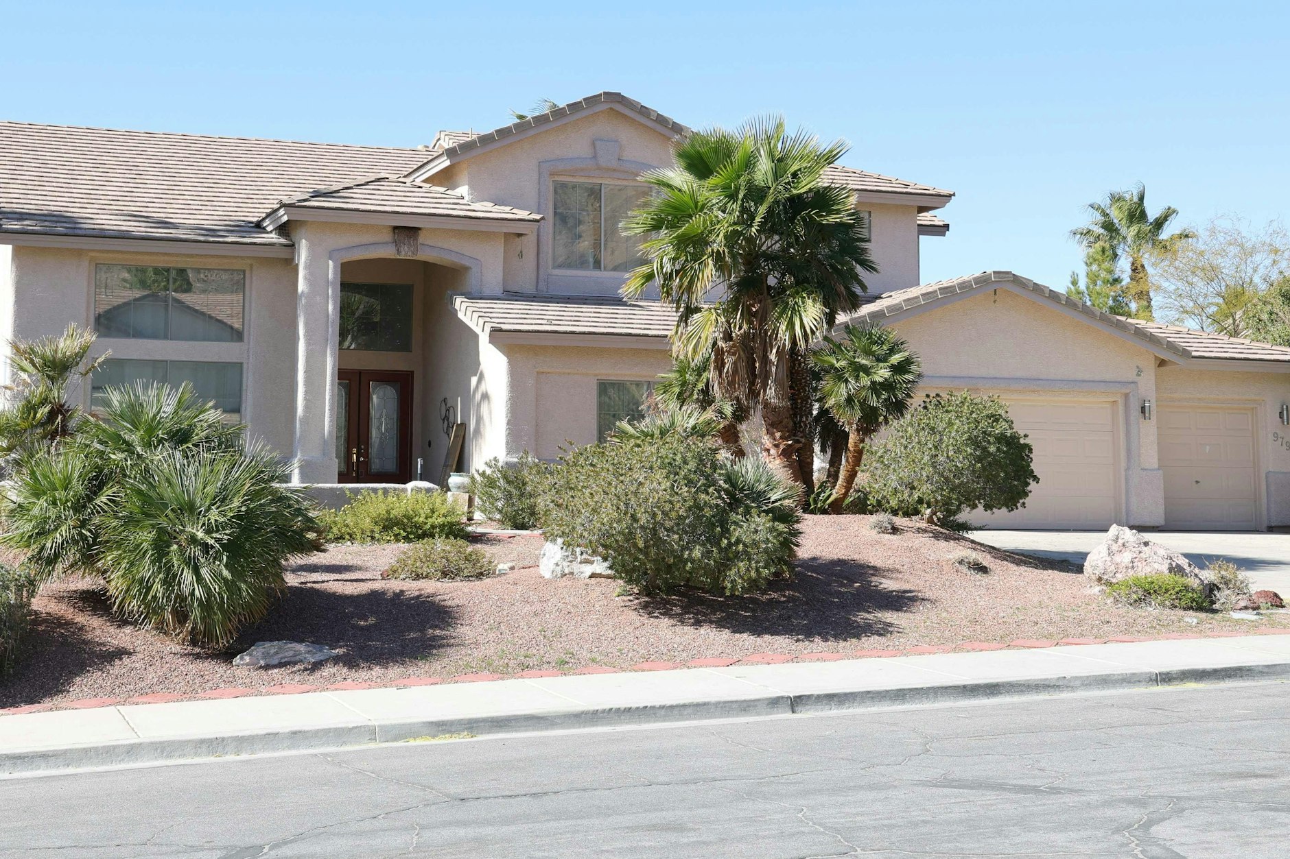 Das FBI und das Las Vegas Metropolitan Police Department ermitteln wegen eines mutmaßlich illegalen biologischen Labors in der Garage dieses Hauses im Nordosten von Las Vegas.