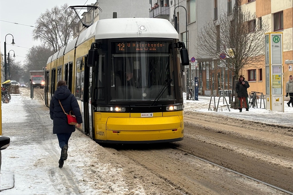 Eisregen legt Berlin lahm: Ausgerechnet die Tram beißt sich diesmal durch