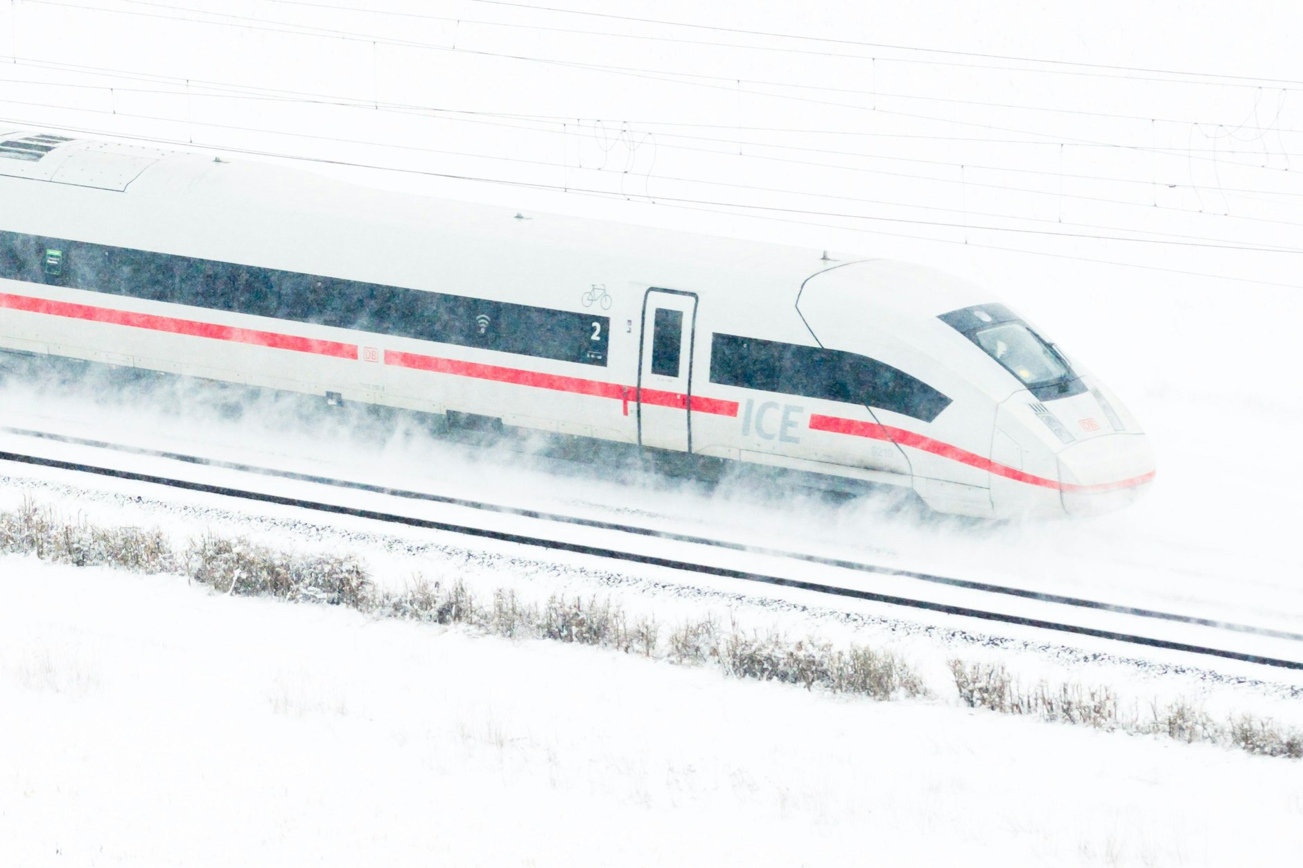 Auch der Fernverkehr ist vom Schnee-Chaos betroffen.