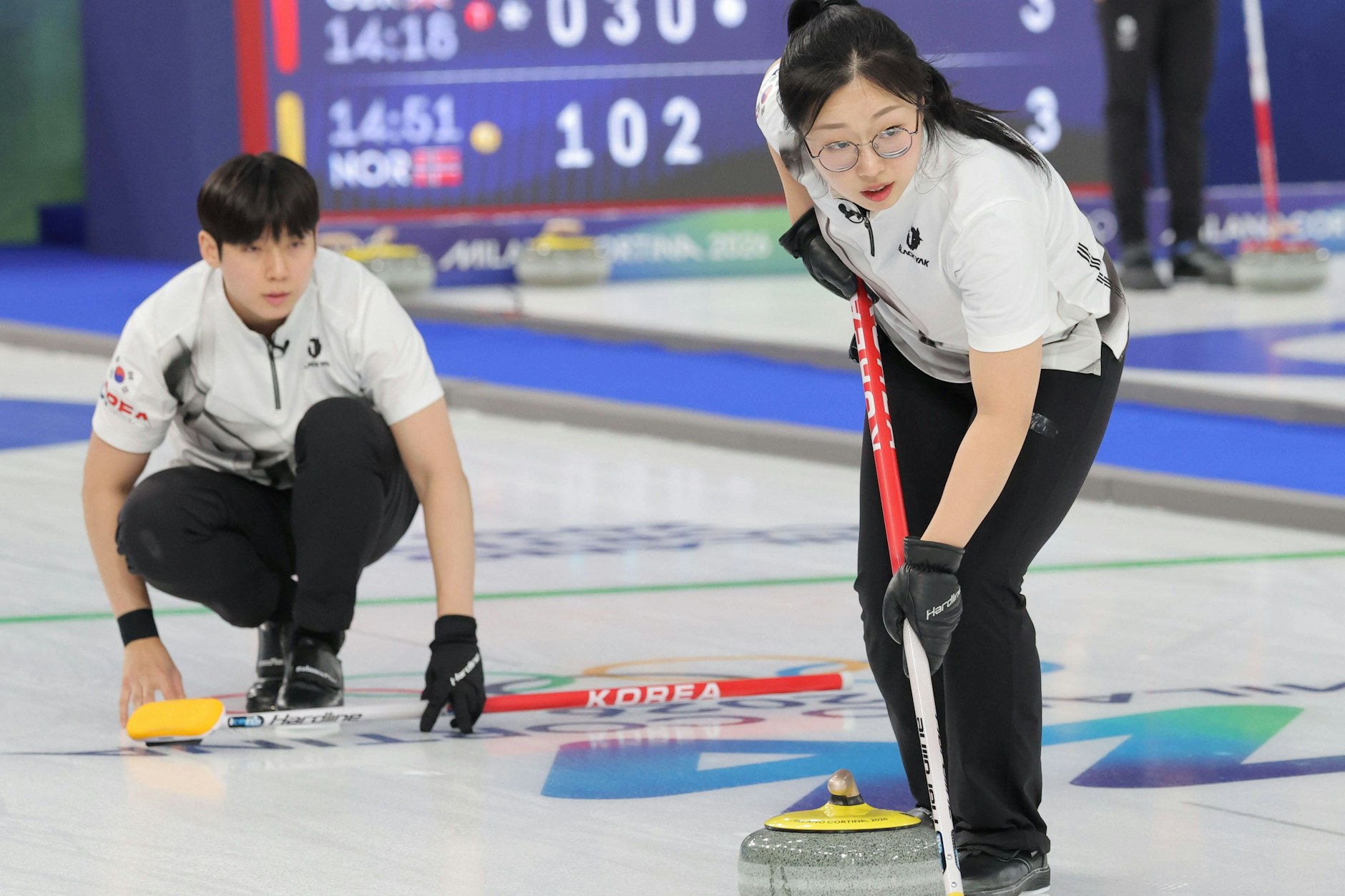Das südkoreanische Mixed-Duo während der umstrittenen Partie gegen Schweden.