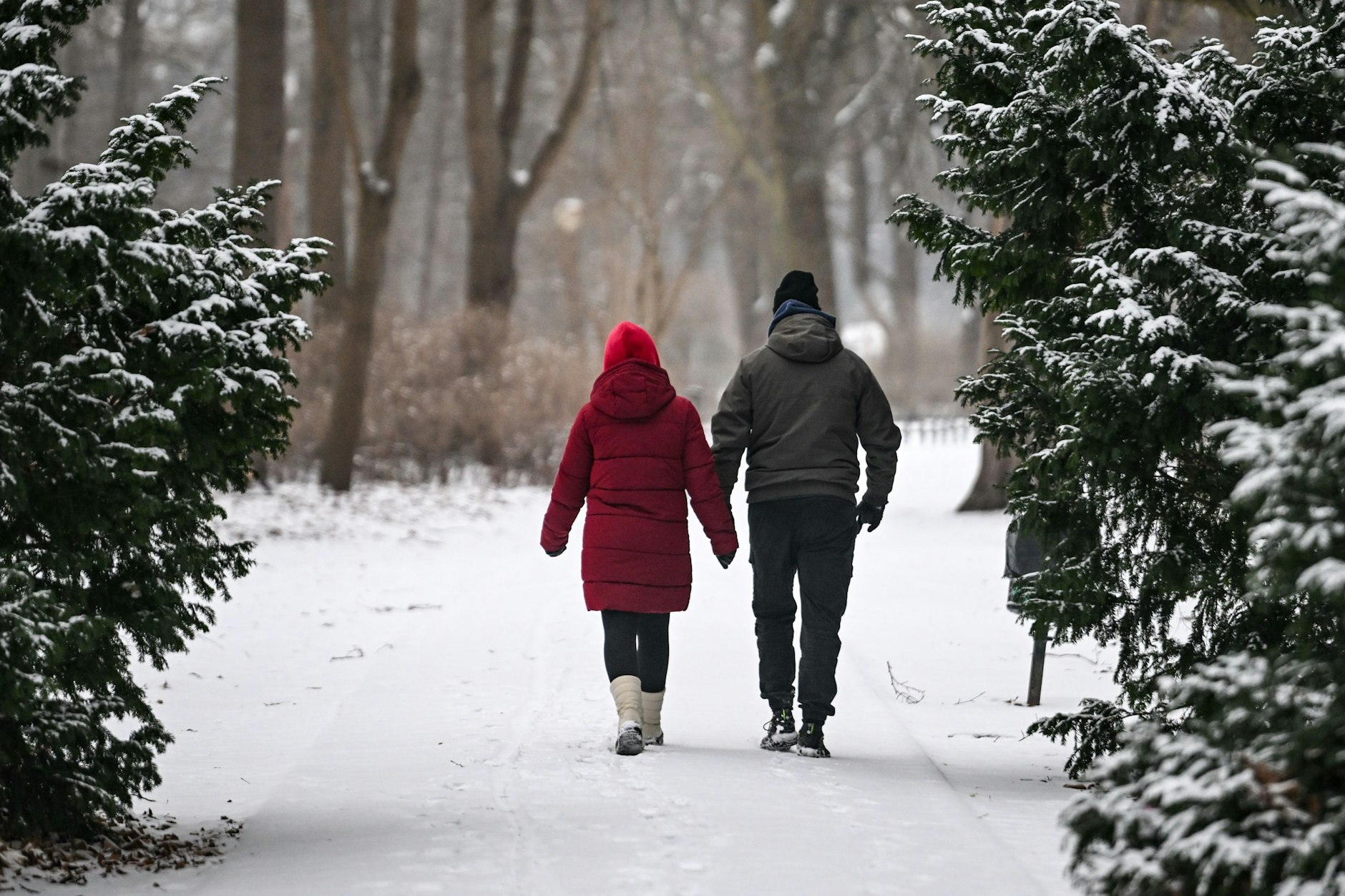 Auch am Freitag kann es wieder glatt werden. Wer zu Fuß unterwegs ist, sollte vorsichtig sein.