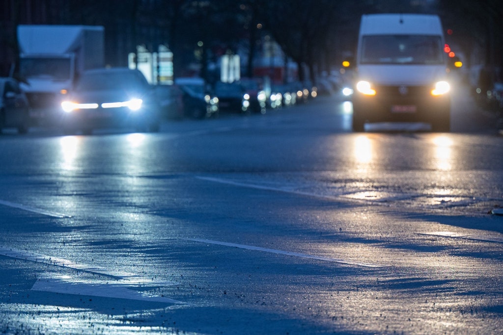 Wut über Eis-Chaos in Berlin: „In Chemnitz sind die Straßen gesalzen und die Fußwege gemacht!“