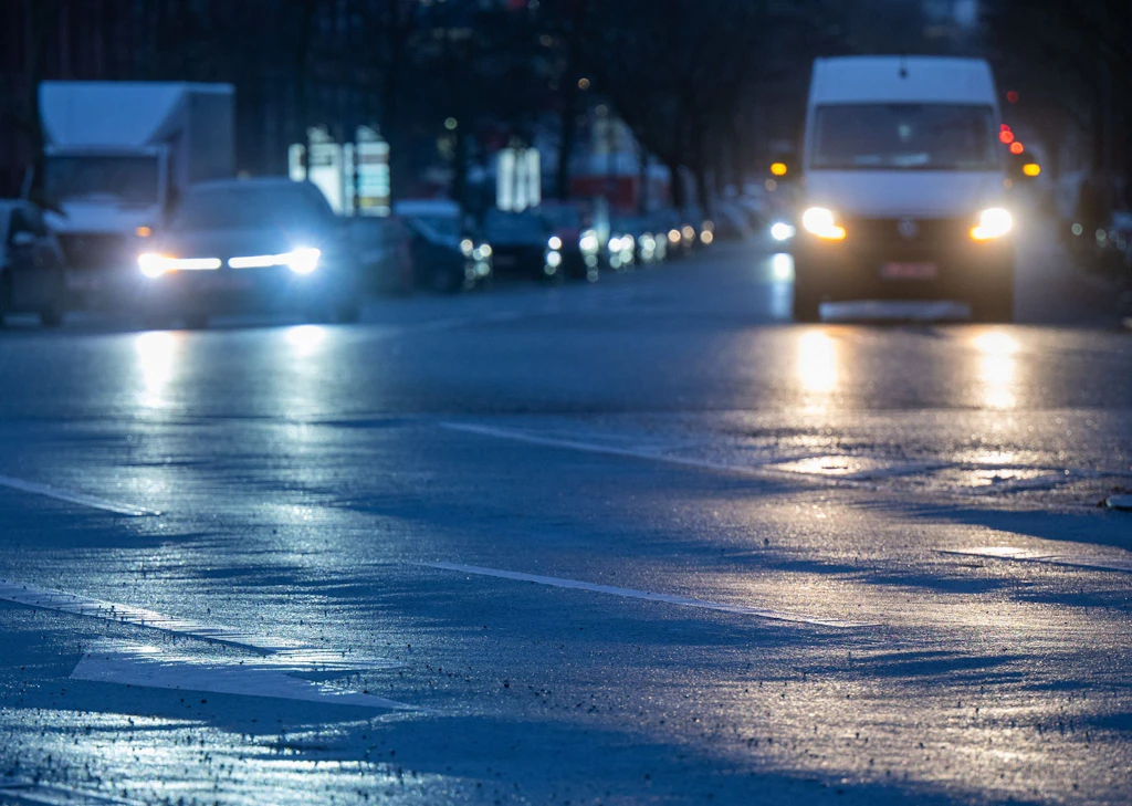 Wut über Eis-Chaos: „In Chemnitz sind die Straßen gesalzen und die Fußwege gemacht!“