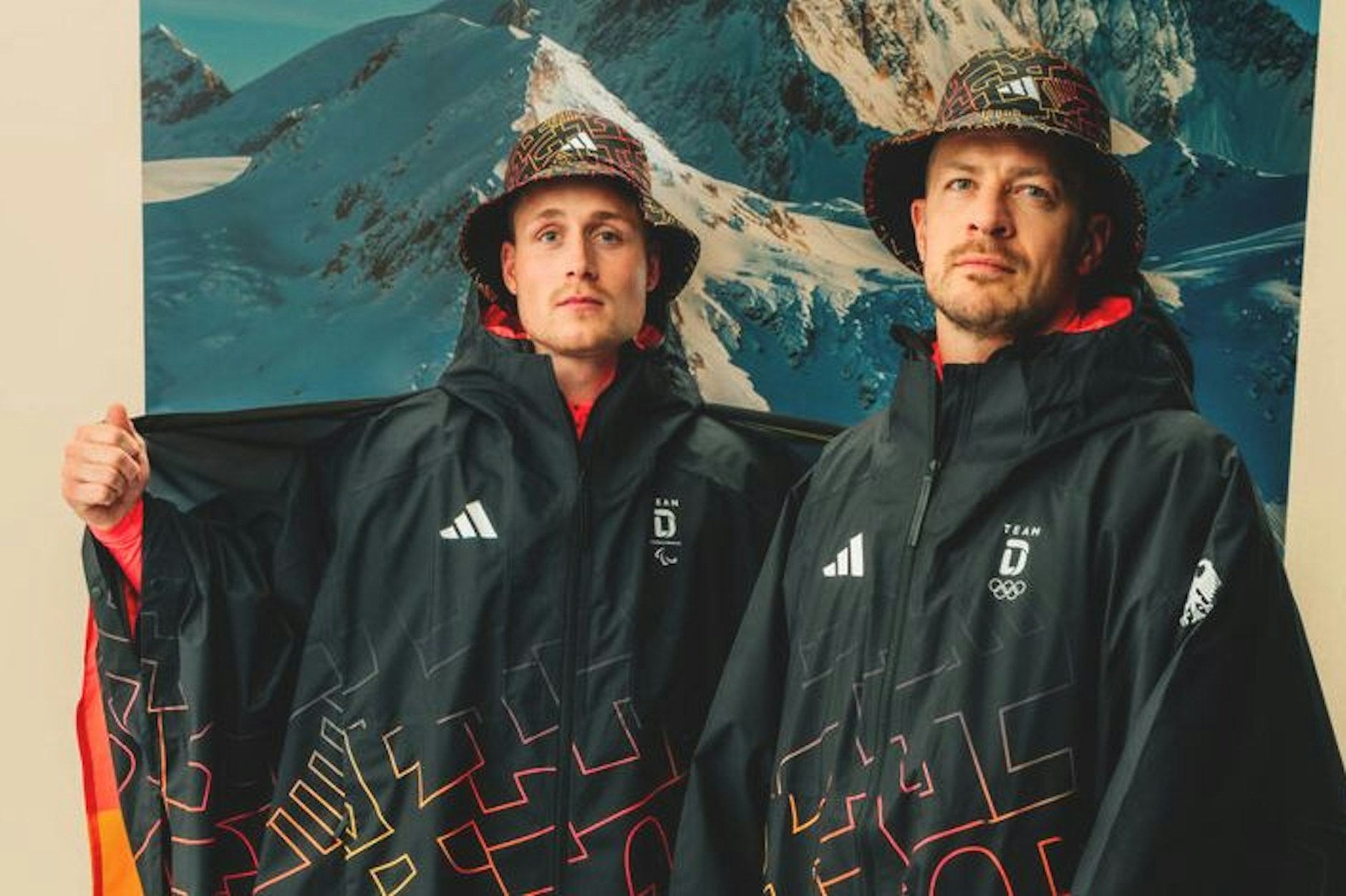 Poncho und Anglerhut: So sollen die deutschen Sportler bei der Eröffnungsfeier für die Olympischen Winterspiele auflaufen. viele Sport-Fans finden es nicht schön.