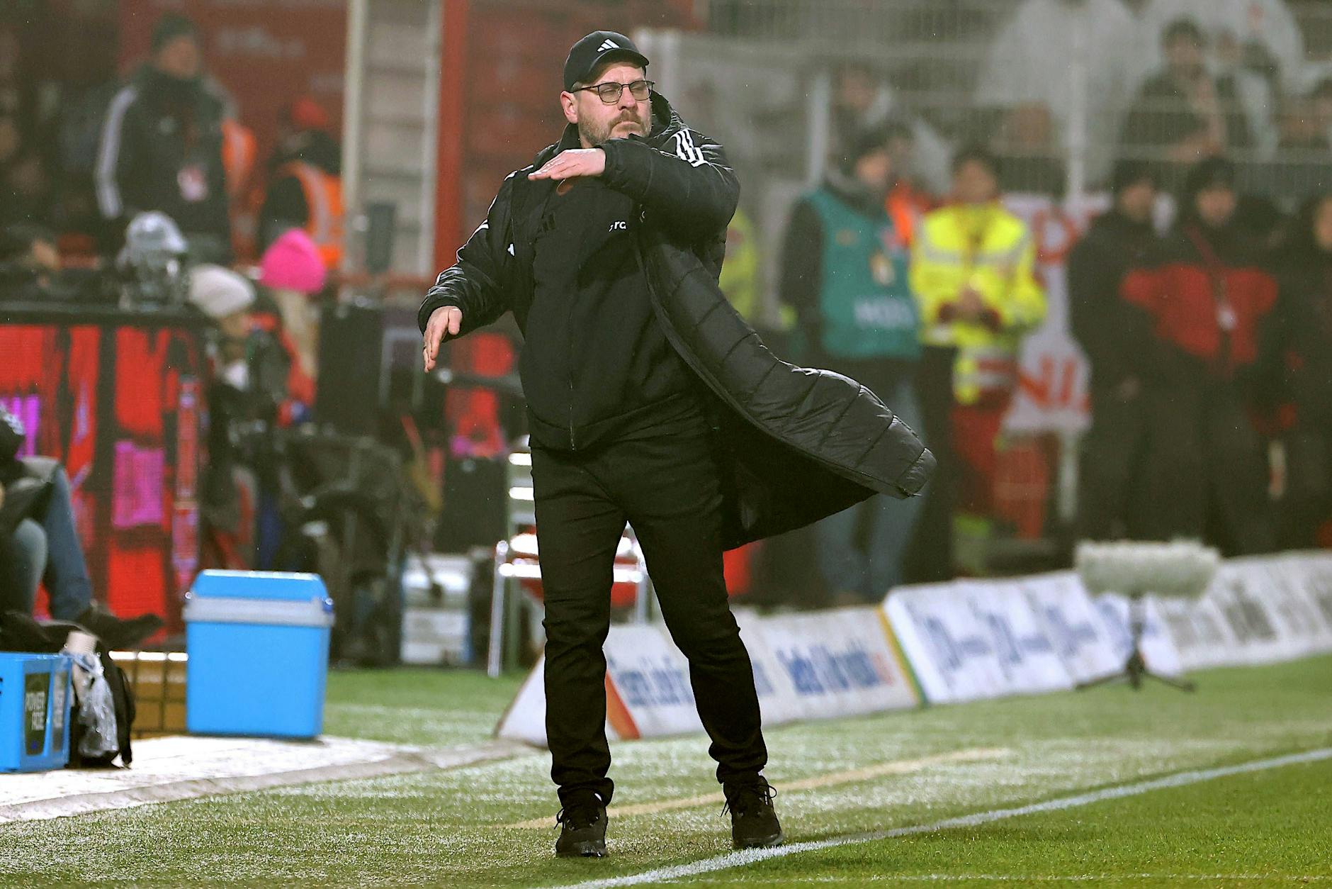 Elfer-Drama! Union-Trainer Baumgart stellt Abwehrboss Ultimatum