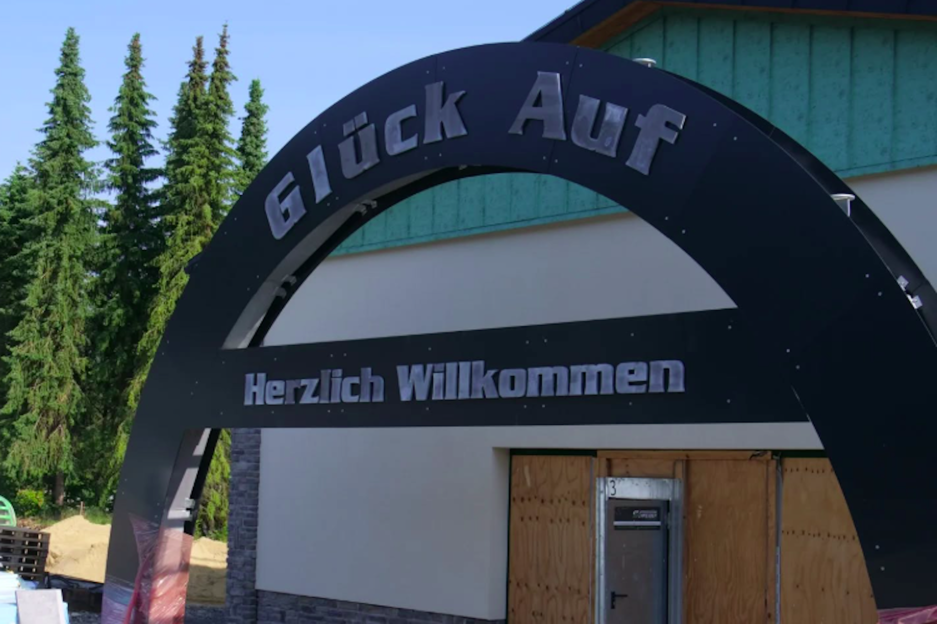 Der Eingang in den Freitzeitpark „Glück Auf“ im Erzgebirge
