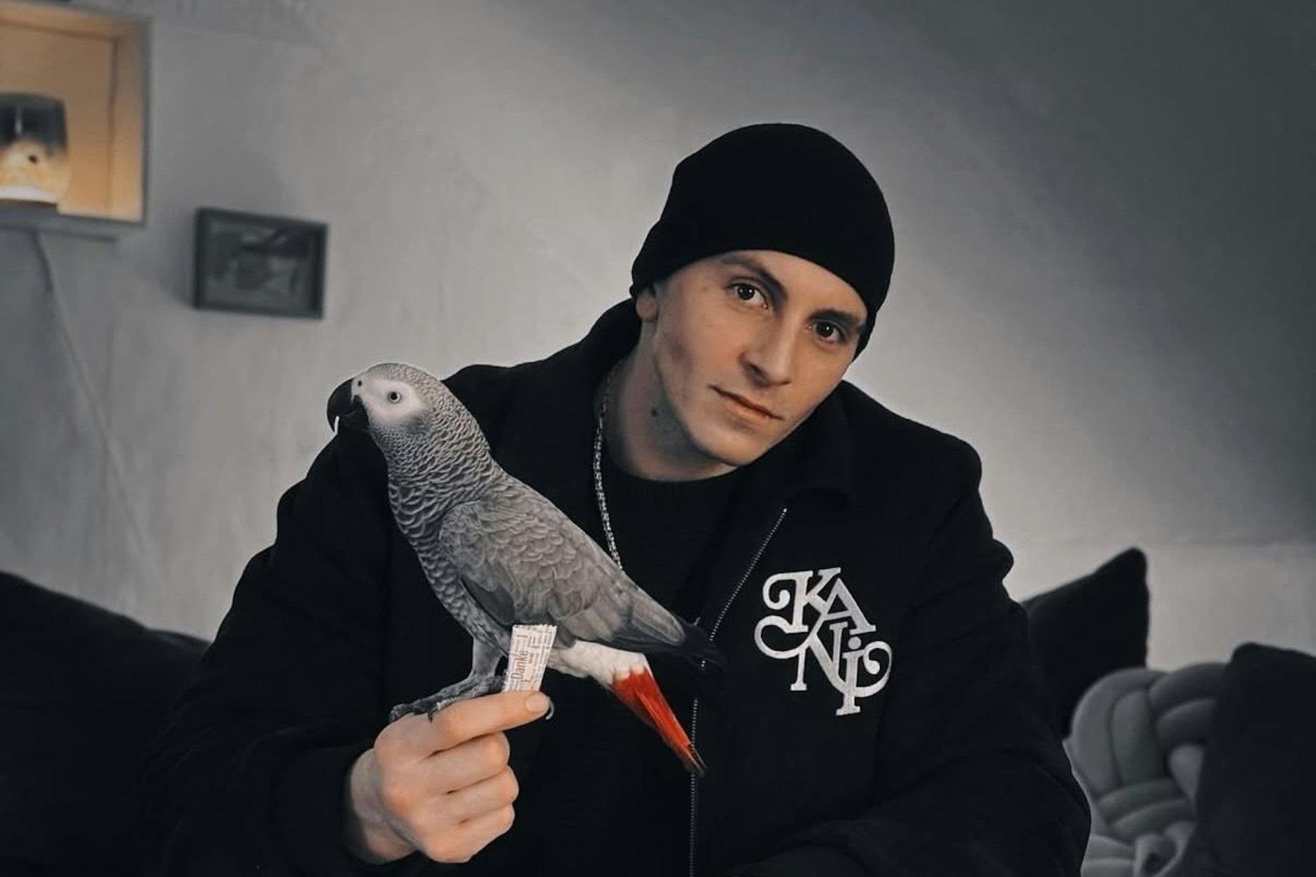 Ediths Ex-Freund Damian lässt die Vorwürfe nicht auf sich sitzen.