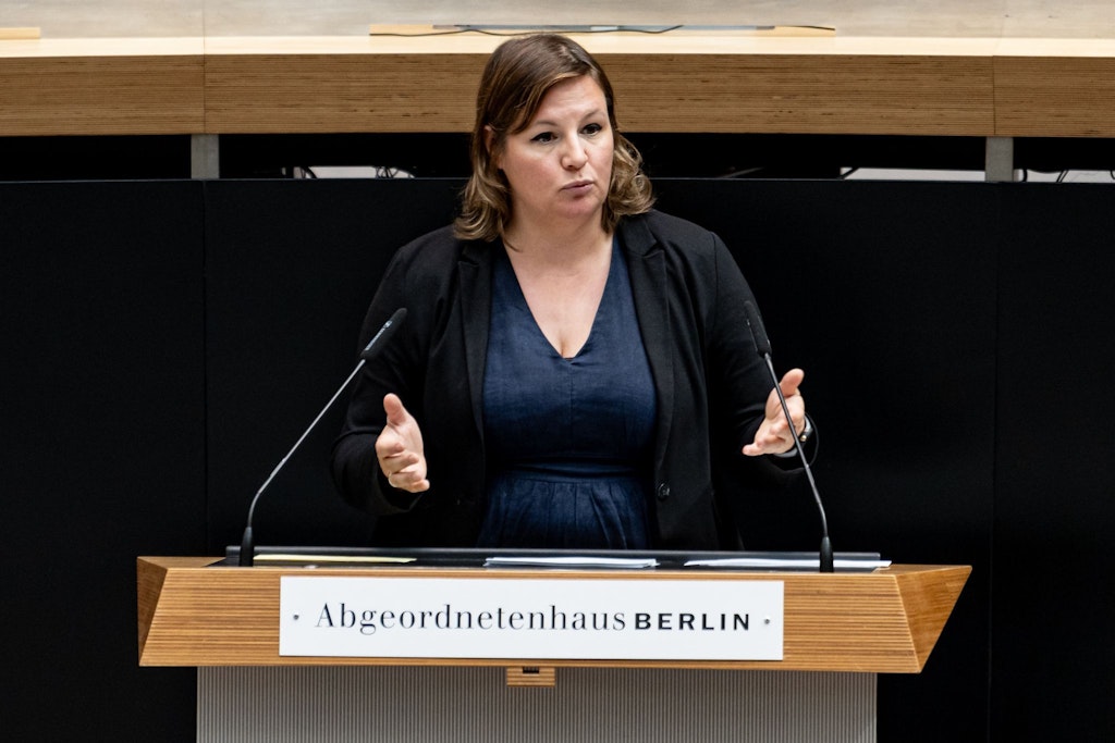 Gr-nen-Politikerin-fordert-Gehwege-zuerst-r-umen