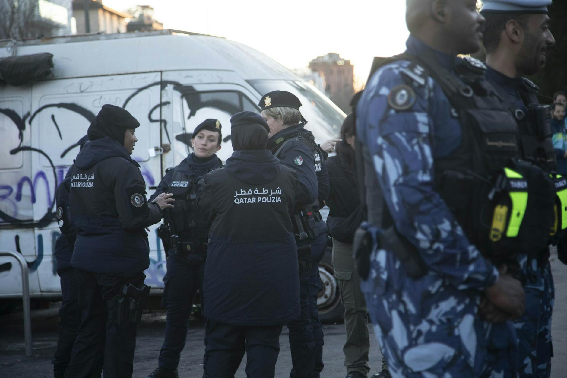 Was machen Spezialkräfte aus Katar bei Olympia. Menschenrechtsorganisationen kritisieren deren Anwesenheit.