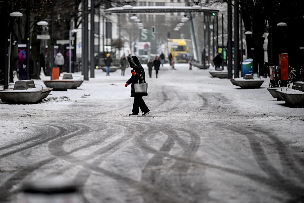 Auf Berlins Straßen wird es in den kommenden Tagen wegen Glätte besonders gefährlich.