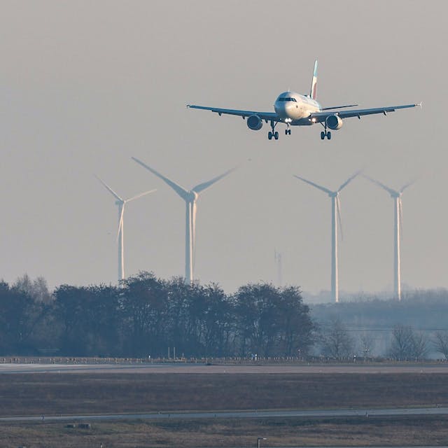 Firmen sollen Flieger im Osten retten