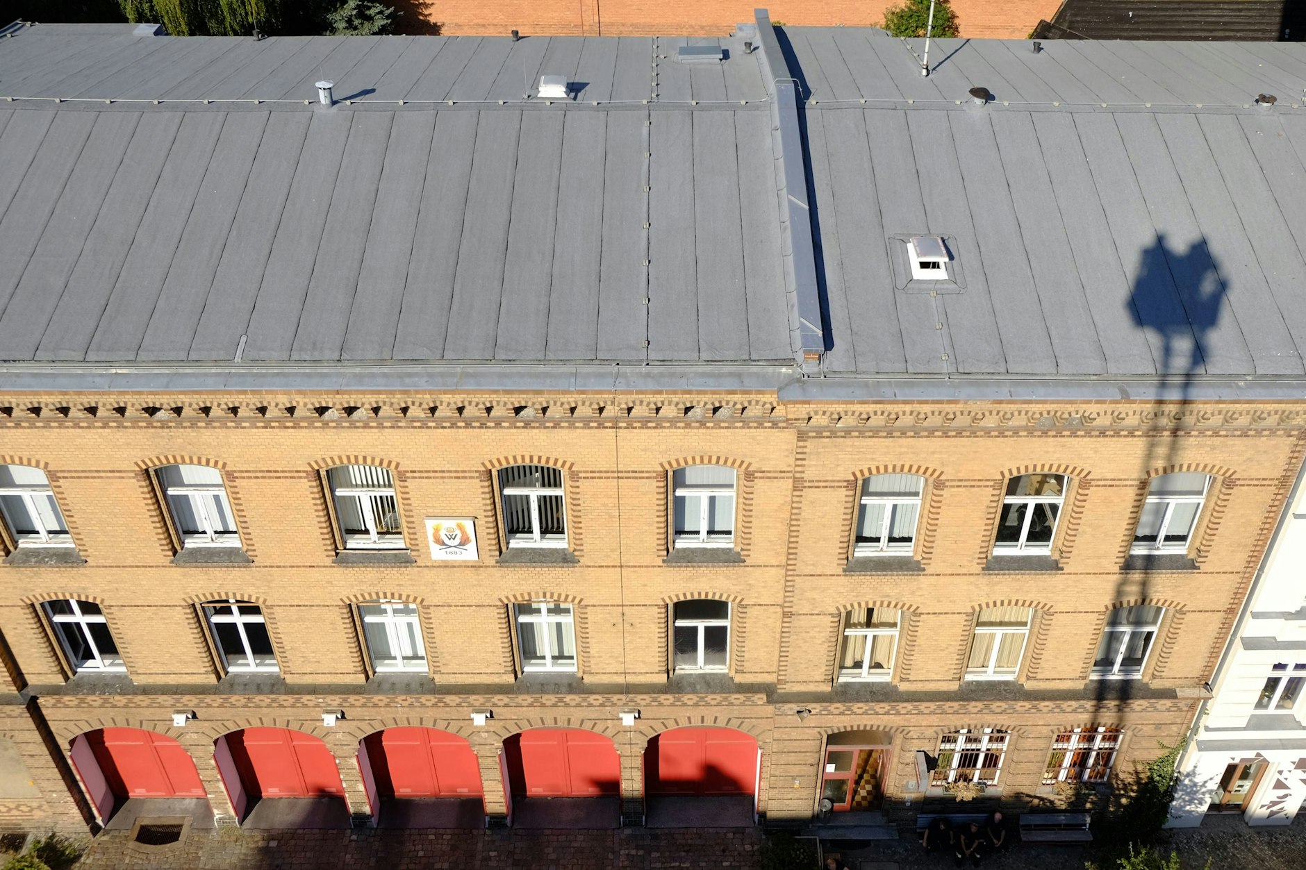Die Berufsfeuerwehr in der Oderberger Straße in Berlin-Prenzlauer Berg ist in die Jahre gekommen.