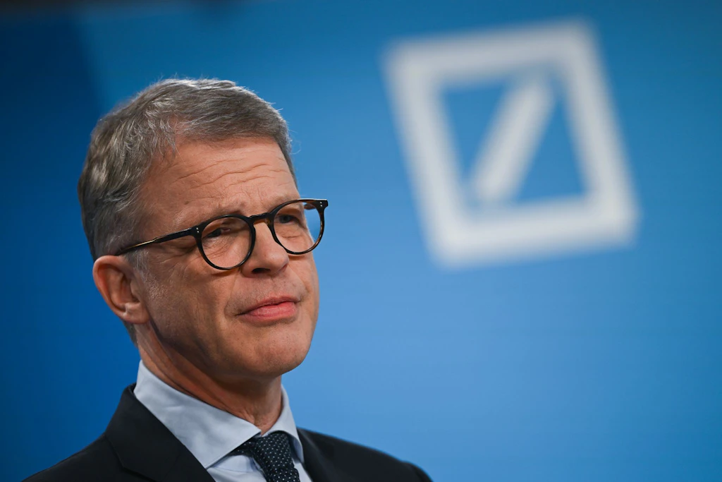 Geschäftsbeziehungen mit Jeffrey Epstein: Deutsche Bank reagiert auf neue Enthüllungen