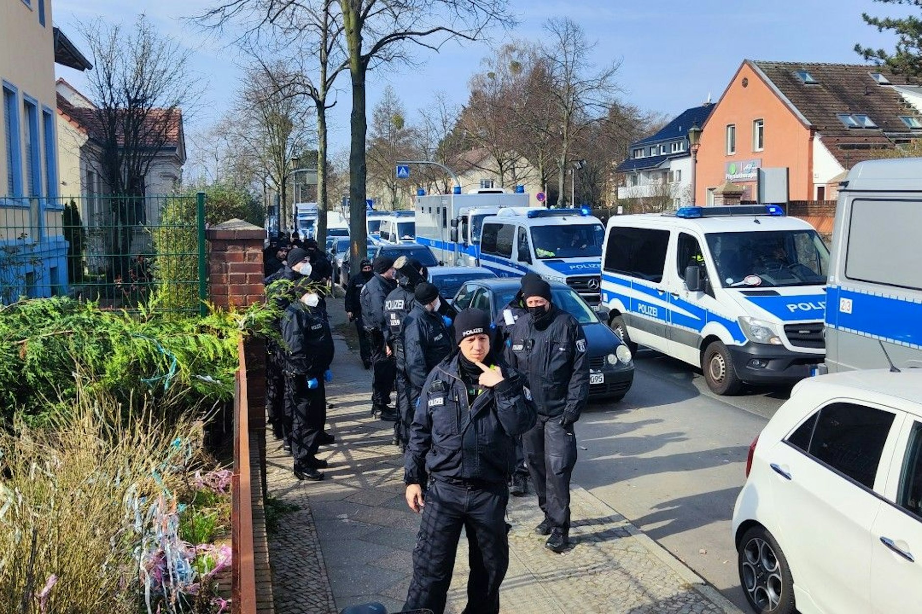 Im März 2024 wurde die Villa des Remmo-Clans in Buckow geräumt und beschlagnahmt.