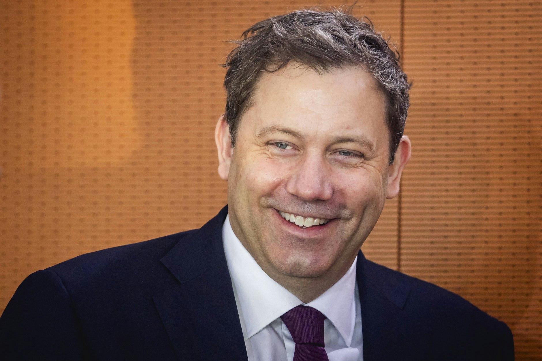 SPD-Chef Lars Klingbeil will das Solidarsystem neu aufstellen. Künftig sollen die Steuerzahler die Krankenkassen mit ihrem privaten Kapitalvermögen bezuschussen.