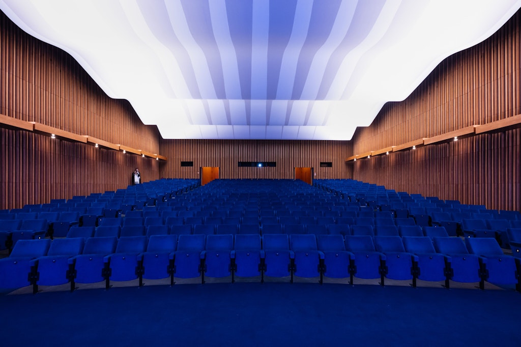 Berliner Osten: Im Kino International fliegen dem Publikum bald die Ohren weg