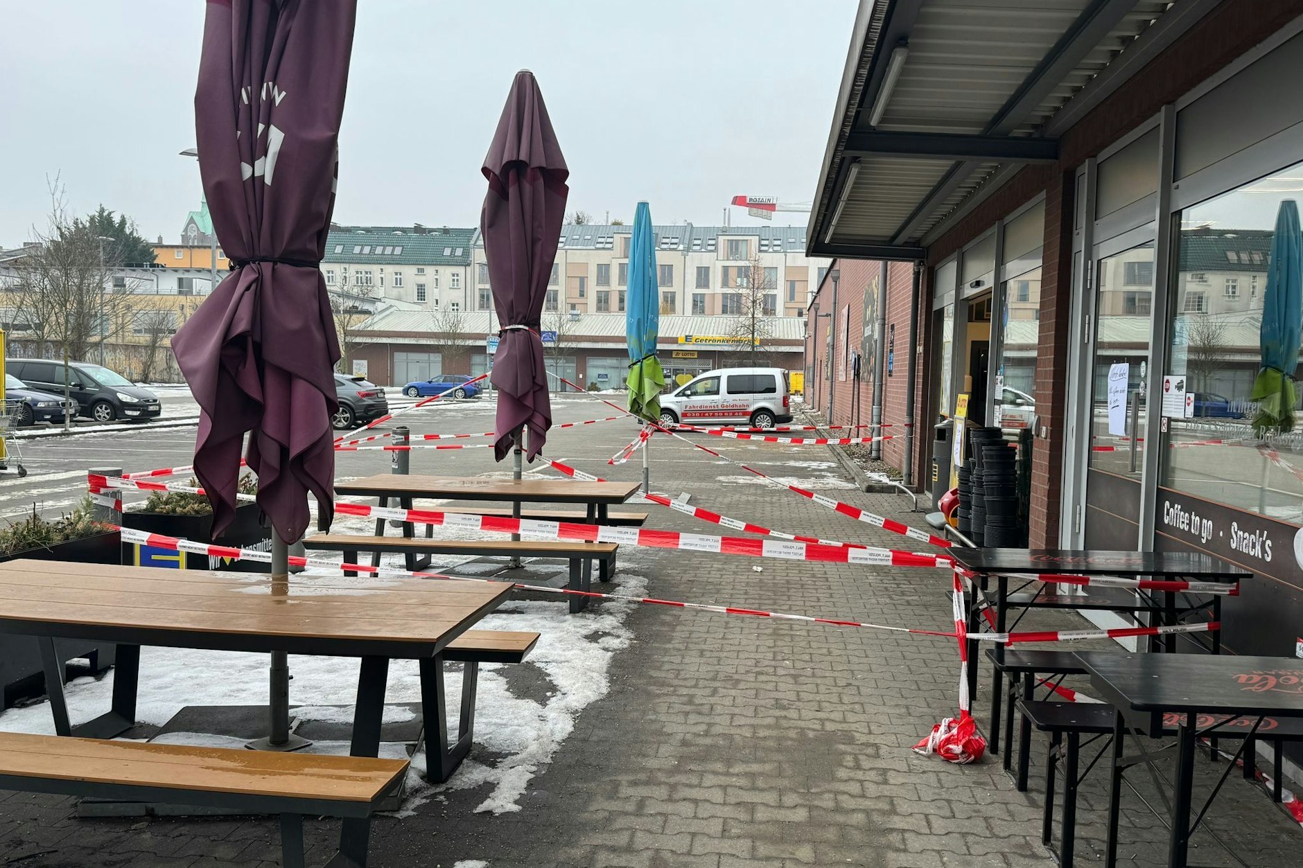 Die Edeka-Filiale musste wegen der Schäden vorübergehend geschlossen werden.