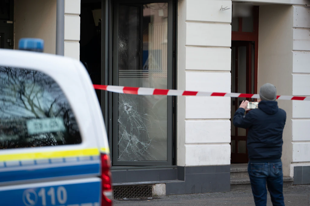 Neue Dimension der Bandenkriminalität in Berlin: Badenberg schildert Handgranatenwürfe