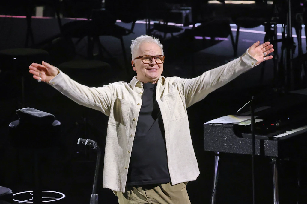 Herbert Grönemeyer sings, dances, squeaks - | and you can tell what drives ...
