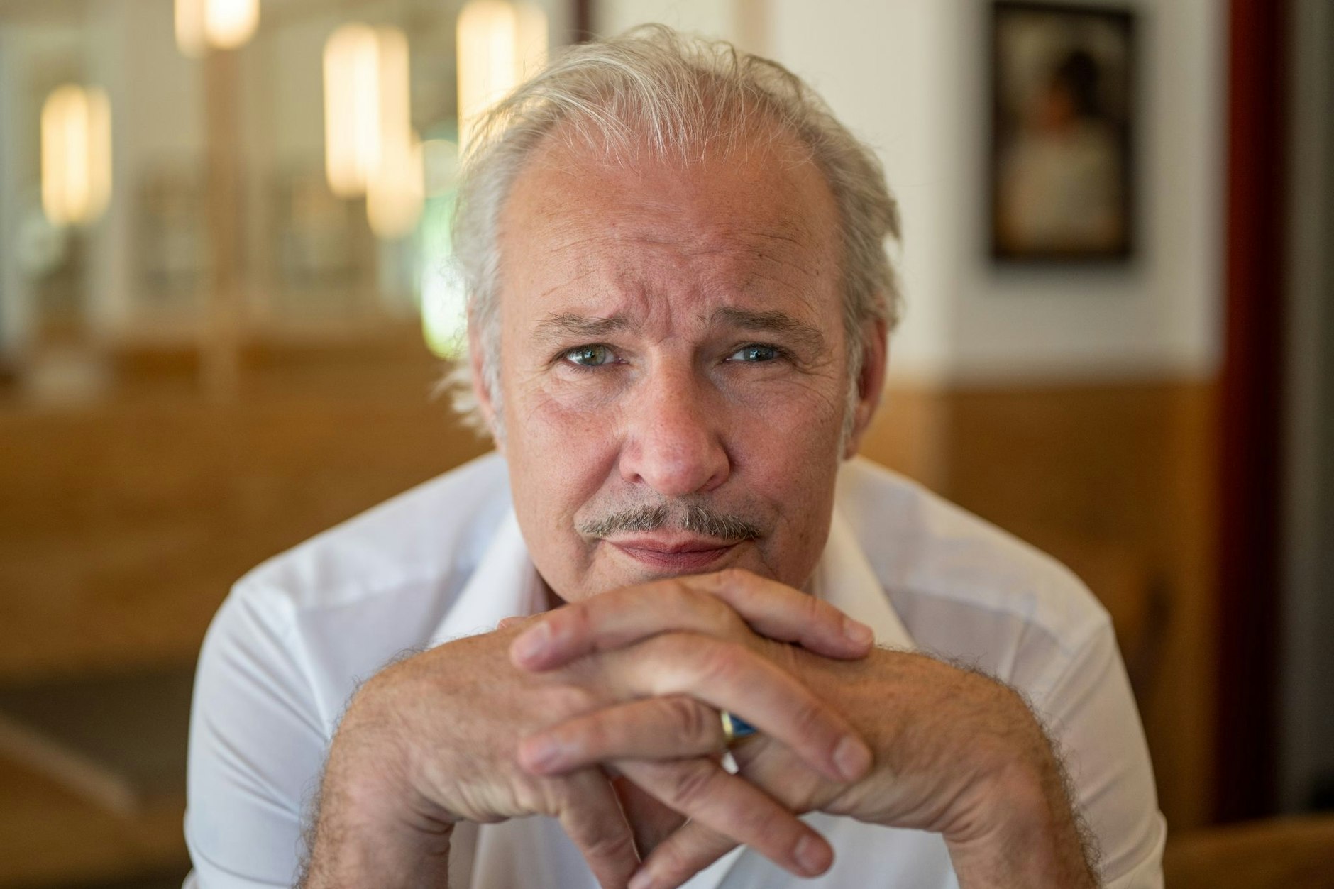 Regisseur, Schauspieler, Drehbuchautor und Theatermann Leander Haußmann spricht über seine Erfahrungen mit Ost und West.