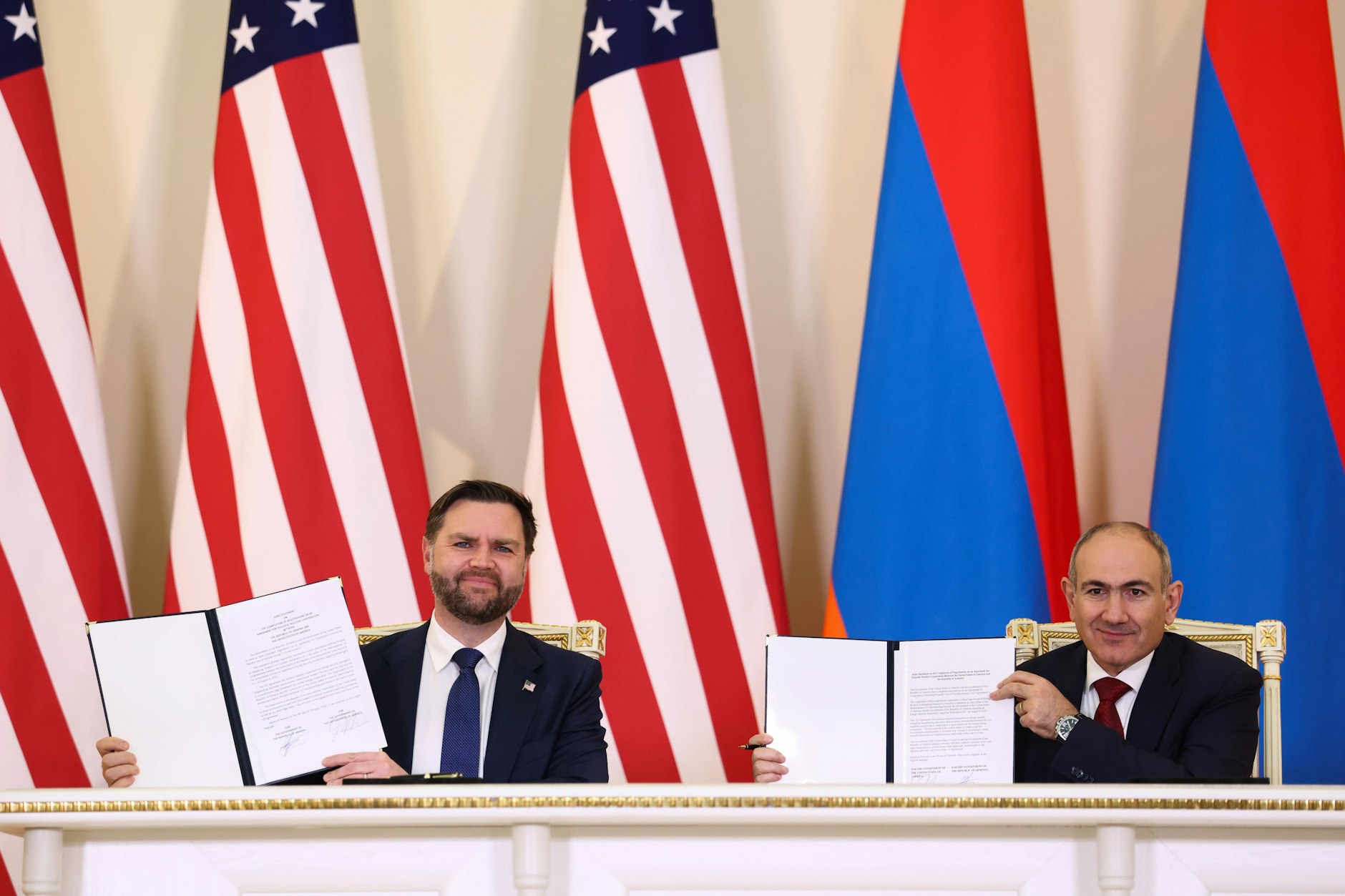 US-Vizepräsident JD Vance ist für Verhandlungen mit dem Premierminister Nikol Paschinjan nach Armenien gereist.