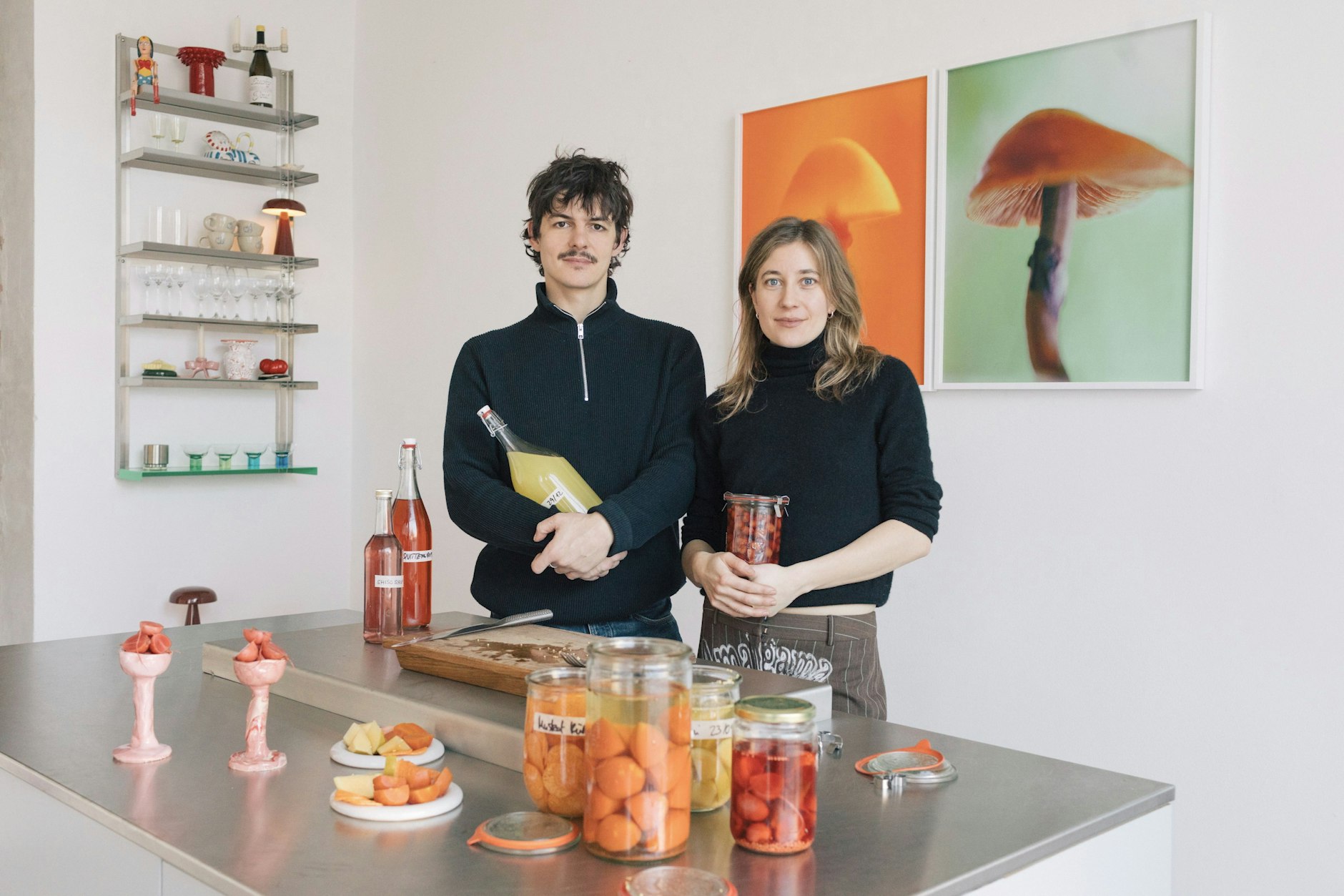 Bunte Tafeln, kunstvoll angerichtetes Essen: Studio Schmaus aus Kreuzberg.