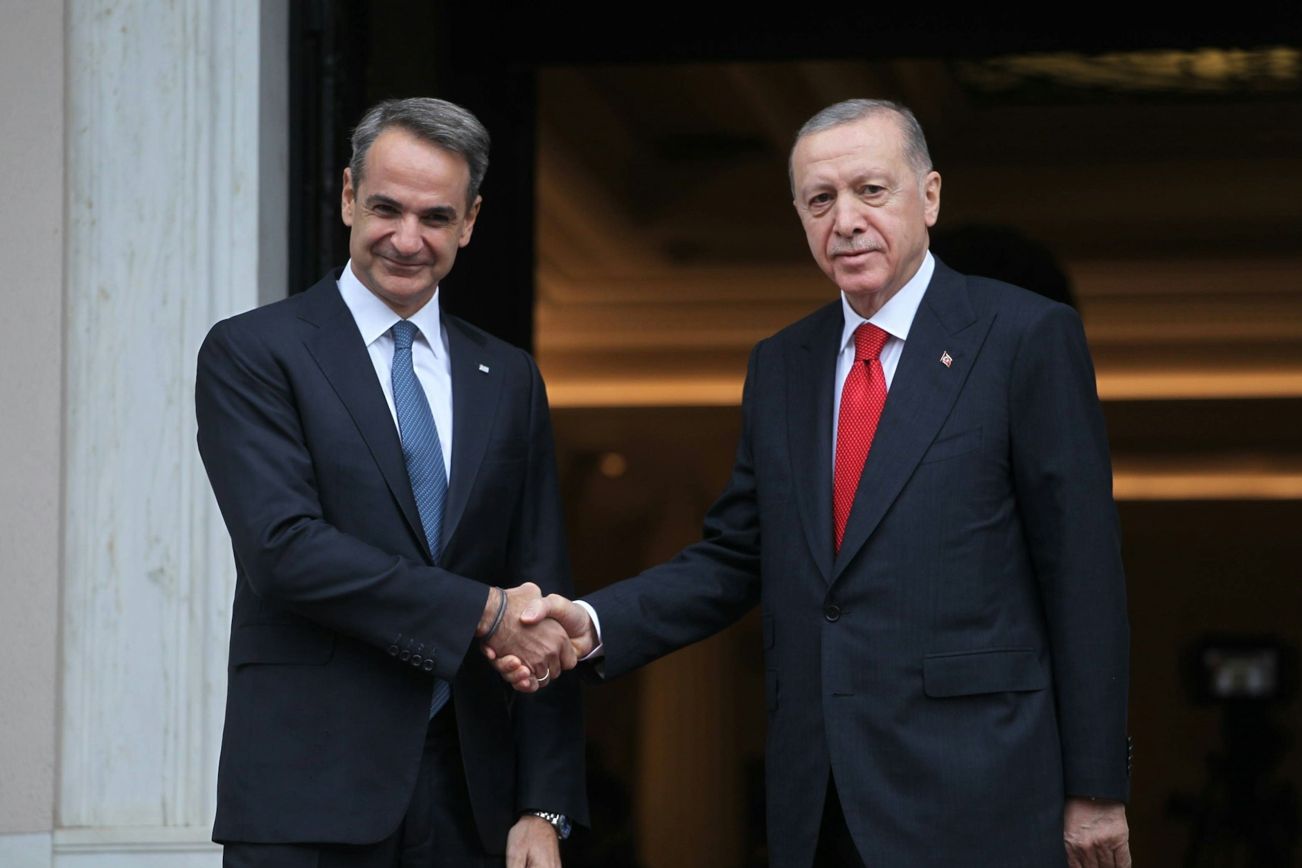 Kyriakos Mitsotakis empfängt Recep Tayyip Erdoğan im Athener Maximos-Palast. Beide pflegen eine vergleichsweise gute Partnerschaft.
