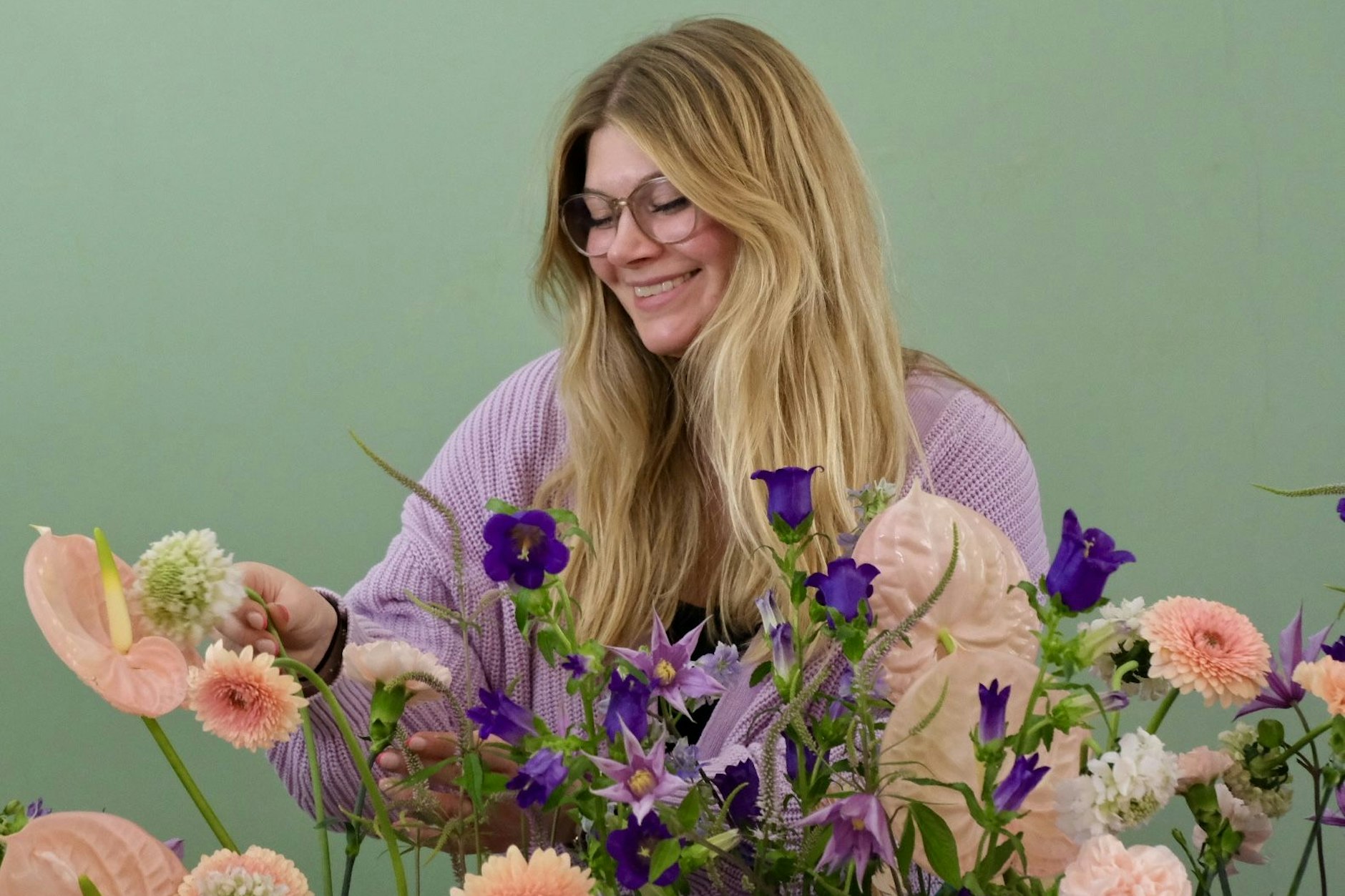 Die Floristin Rosa Kaufmann gibt Tipps, worauf es beim perfekten Blumenstrauß zum Valentinstag ankommt.