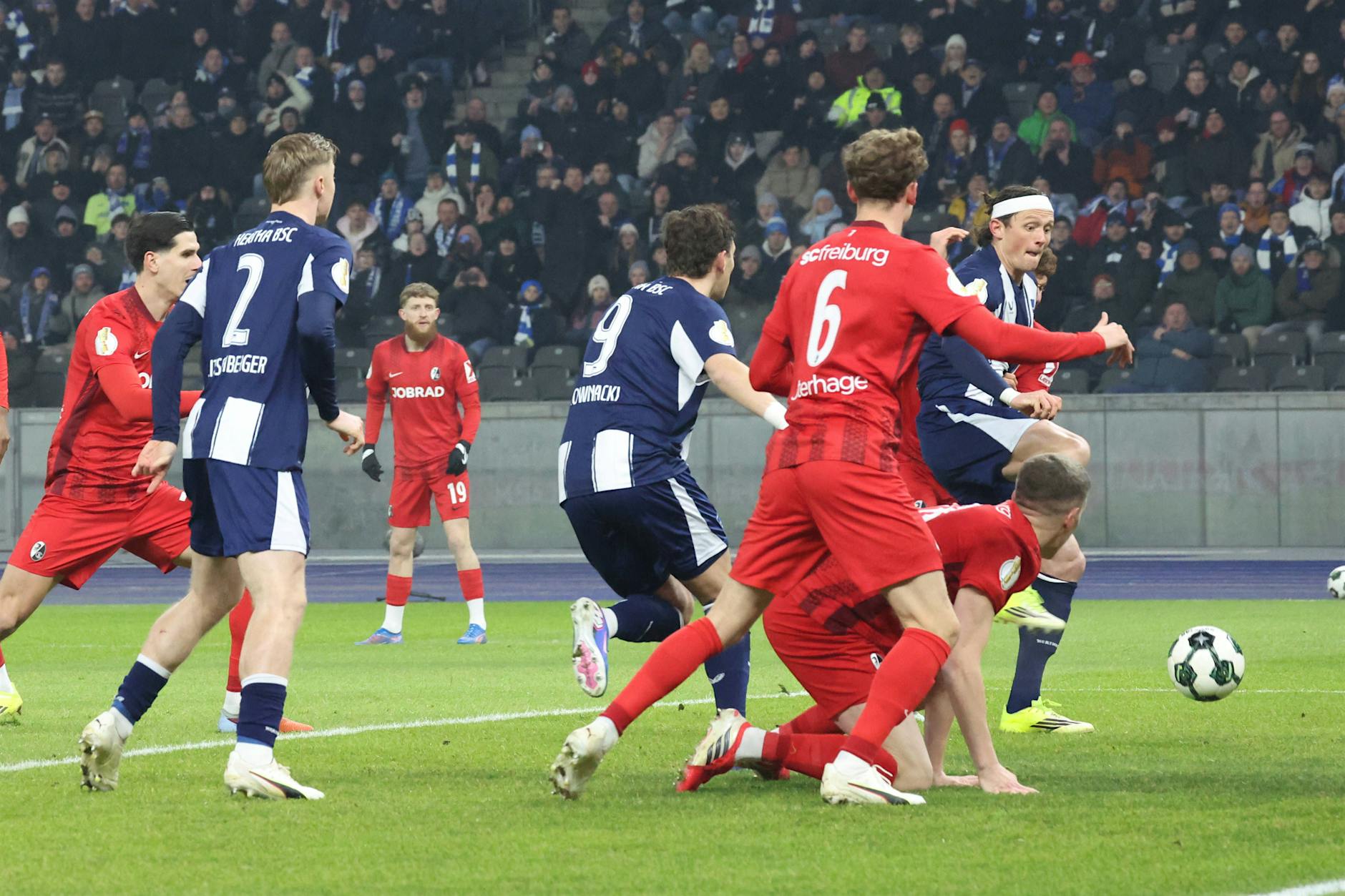Hertha-Fans sauer! Wieder VAR-Torklau gegen Reese