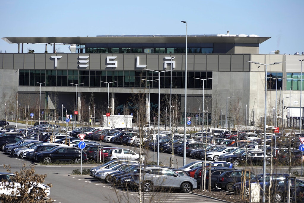 Tesla beschuldigt Gewerkschaft der illegalen Aufnahme