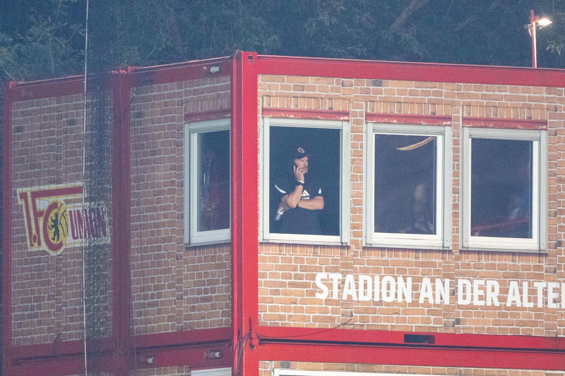 Im Hinspiel gegen den HSV fehlte Trainer Steffen Baumgart gesperrt und verfolgte das Duell gegen seinen Ex-Klub aus einem Container neben dem Gästeblock im Stadion An der Alten Försterei.