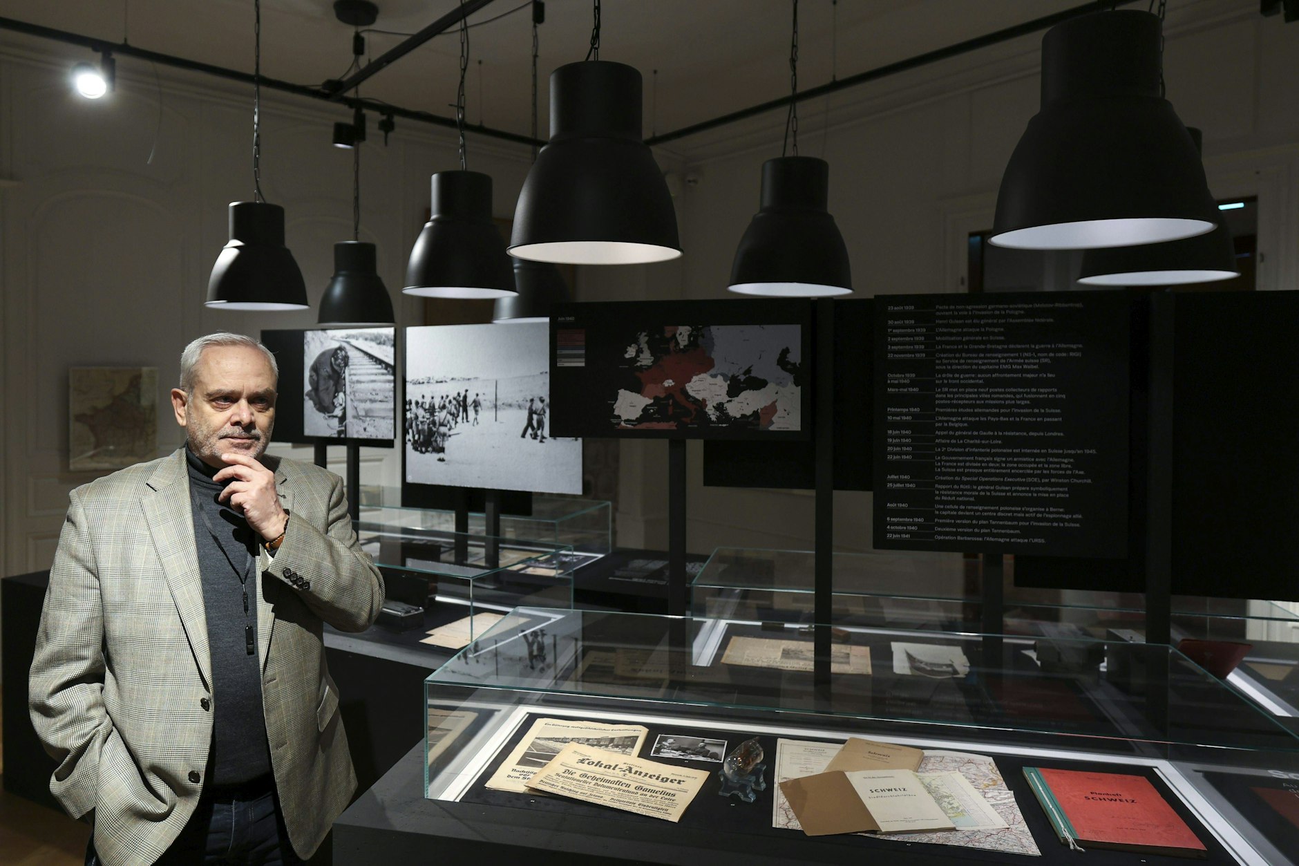 Baud in einer Ausstellung über Spionage und Widerstand im Zweiten Weltkrieg