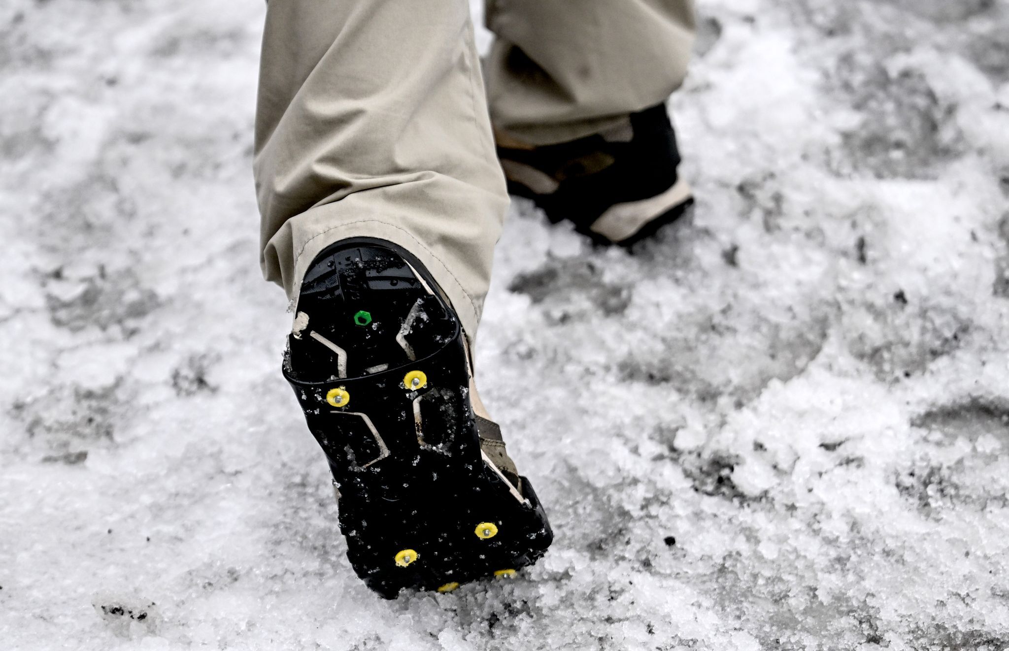 Das letzte Eis auf Gehwegen: Warum die Wahrscheinlichkeit höher ist, am eigenen Geburtstag zu sterben