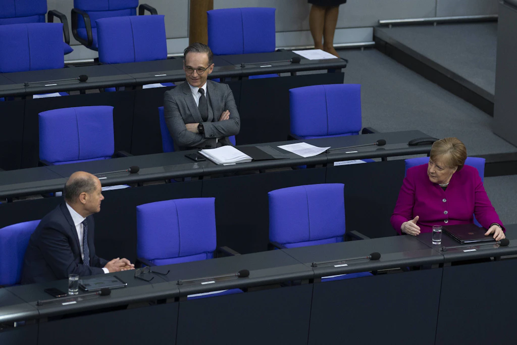 April 2020: So sieht ein Gespräch zwischen Olaf Scholz (l.) und Angela Merkel )r.) wohl eher aus.