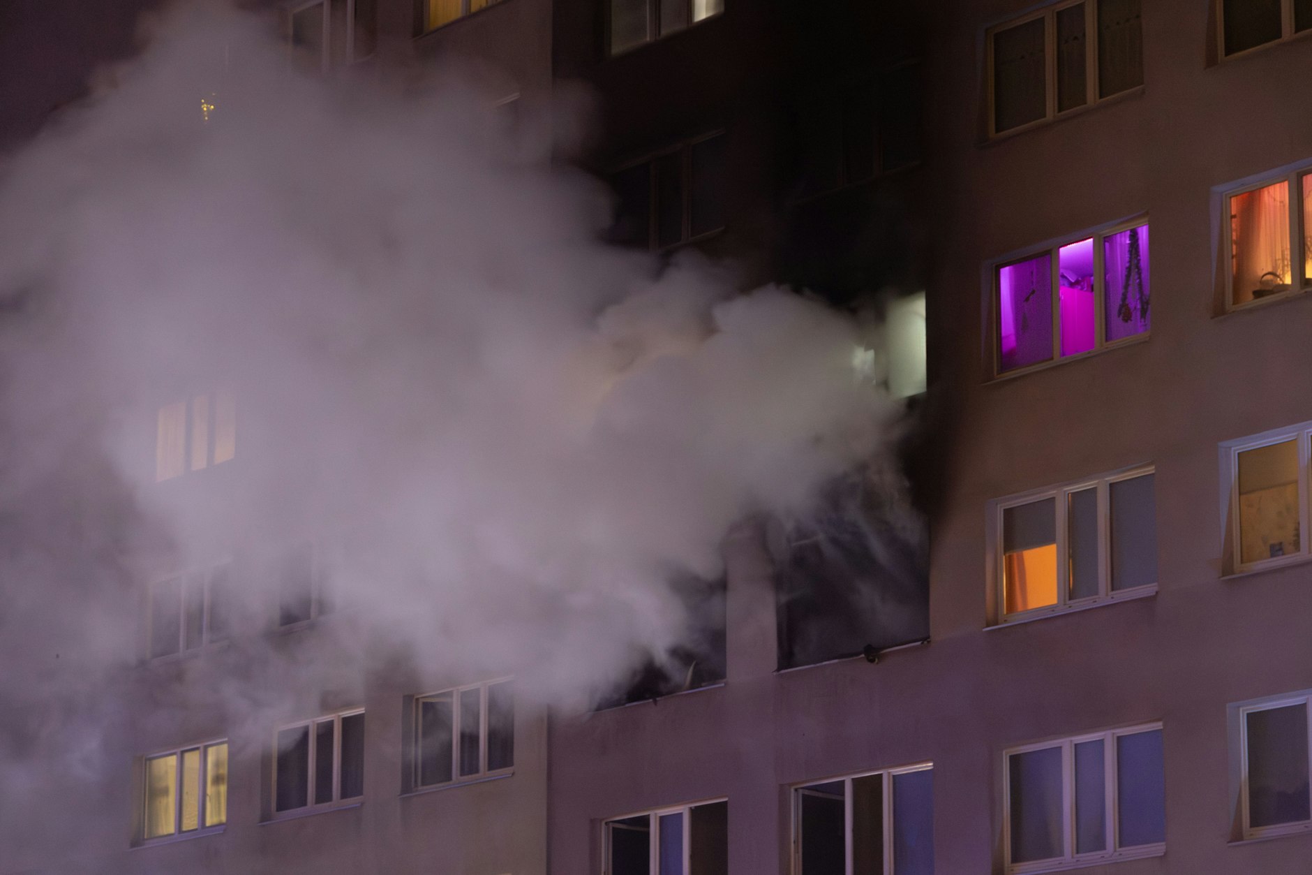 In einem Hochhaus in Friedrichsfelde ist am Mittwochabend ein Brand ausgebrochen.