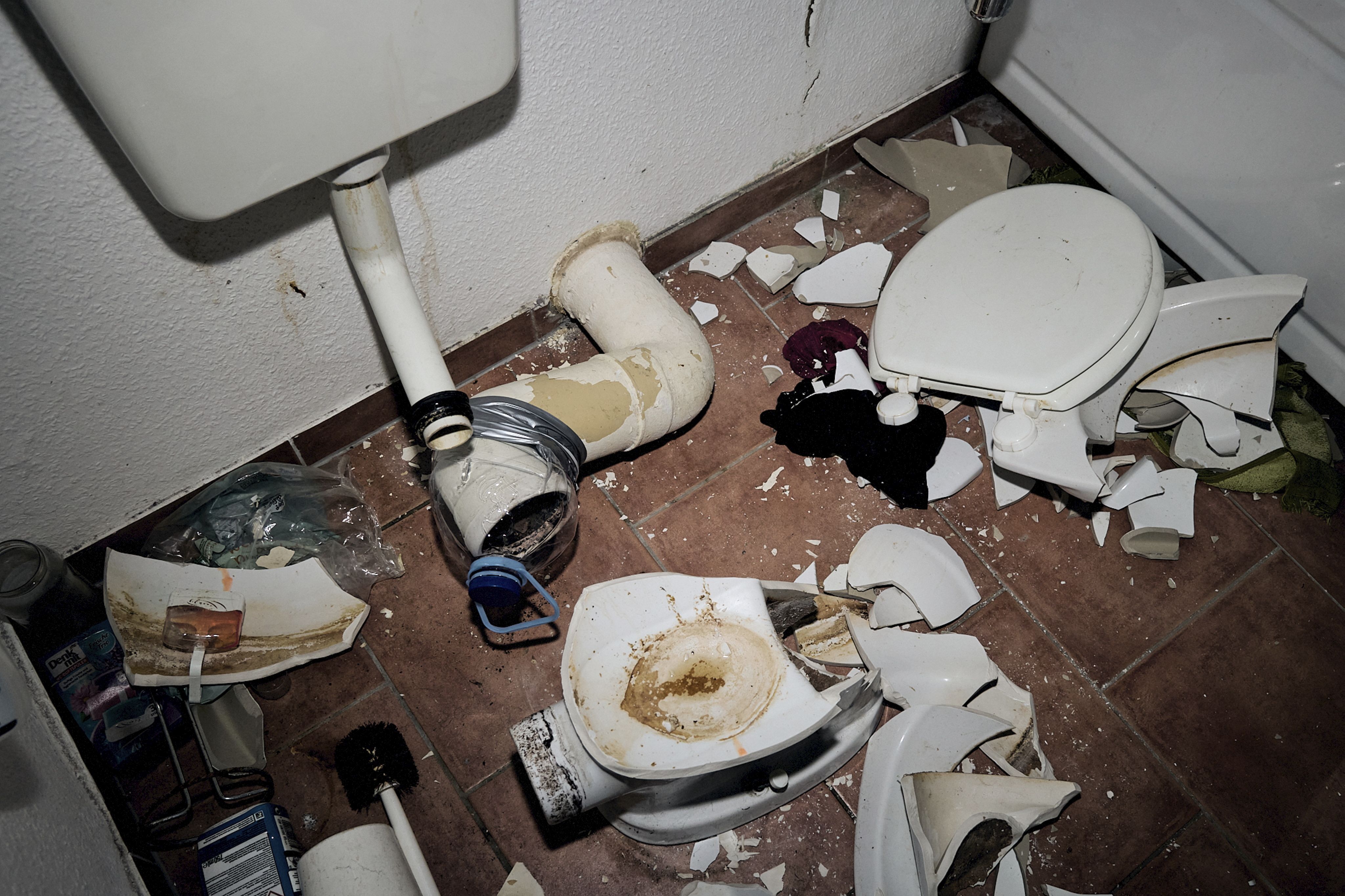 Image - Habersaathstraße wird zum Horror: Mieter leben seit 100 Tagen ohne Warmwasser – Maskierte verwüsten Wohnungen