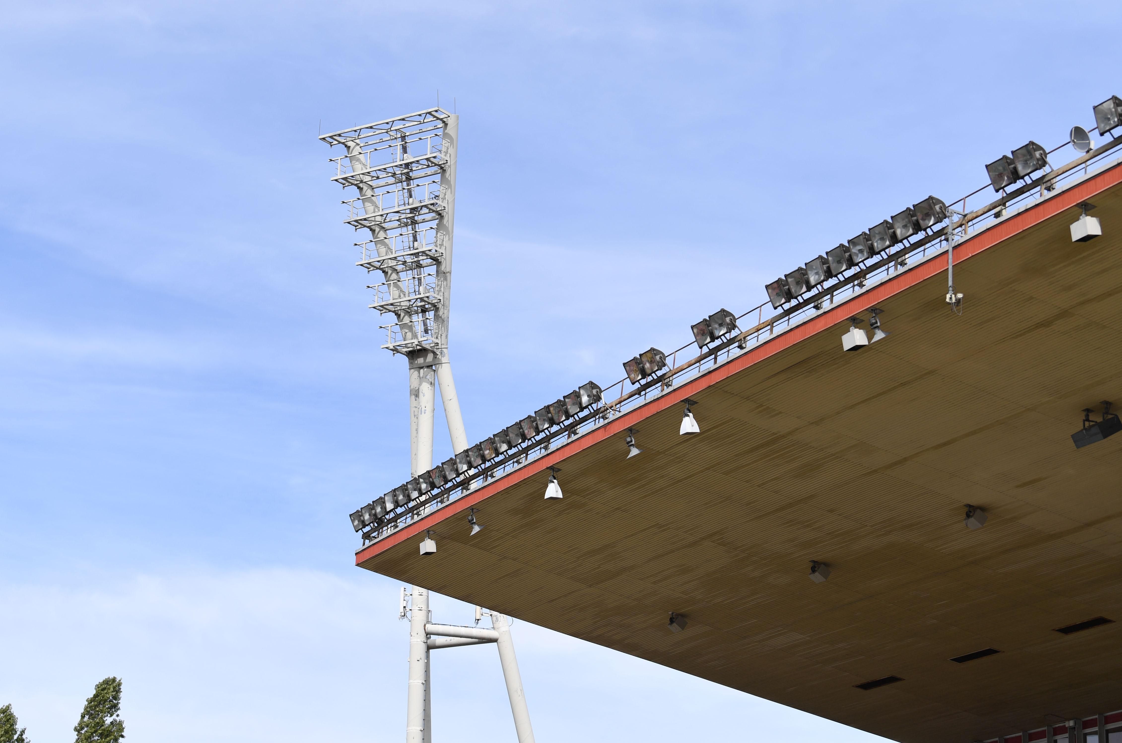 Sirenen und lauter Knall – so läuft die Sprengung im Jahnsportpark