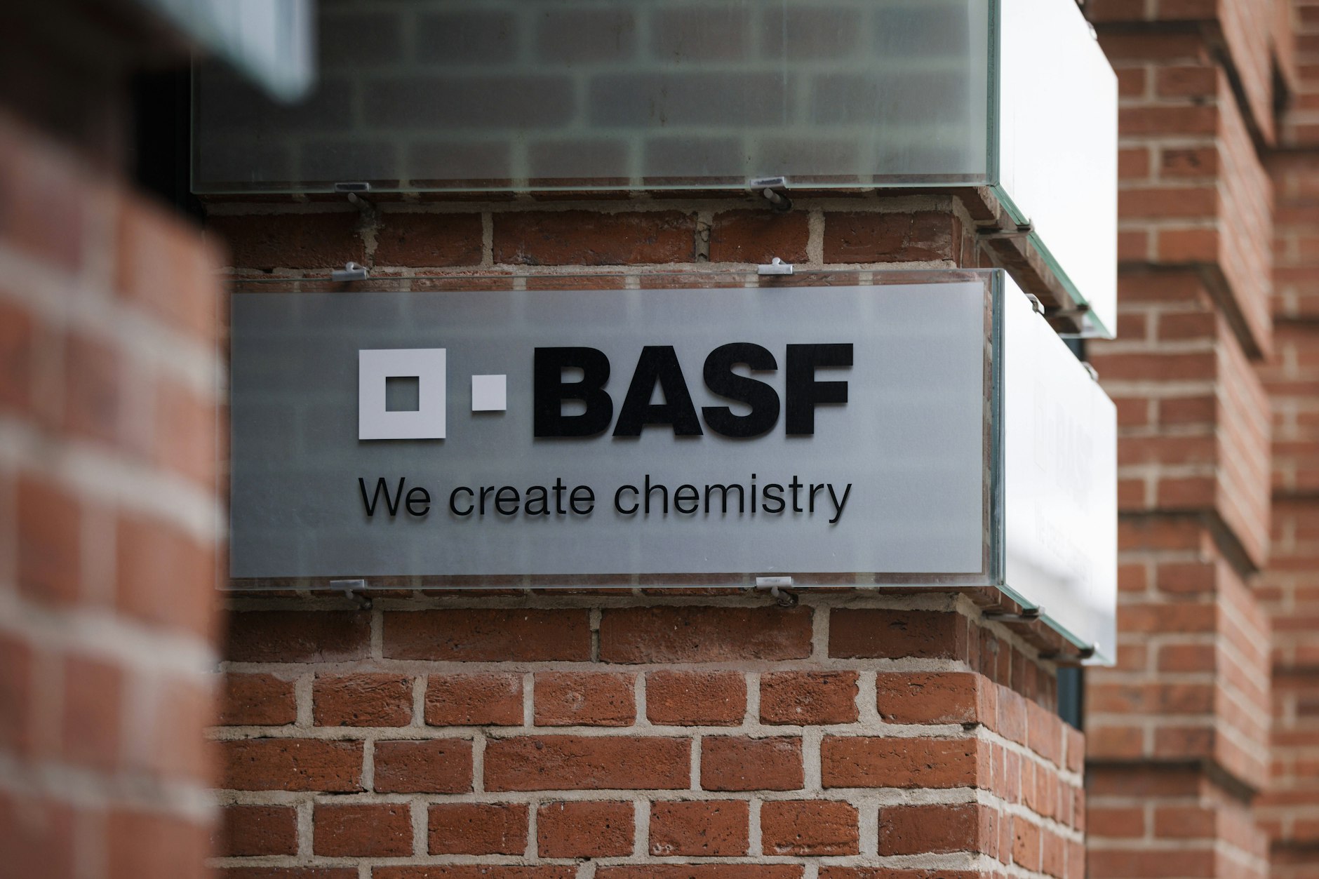 Der Chemieriese BASF begründet den Stellenabbau in Berlin mit einer „internen Transformation“.