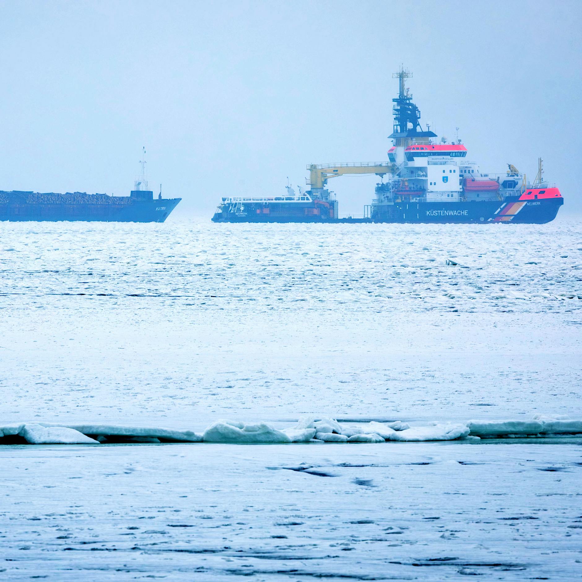 LNG-Terminal vor Rügen blockiert – Ohne Eisbrecher kein neues LNG im Netz