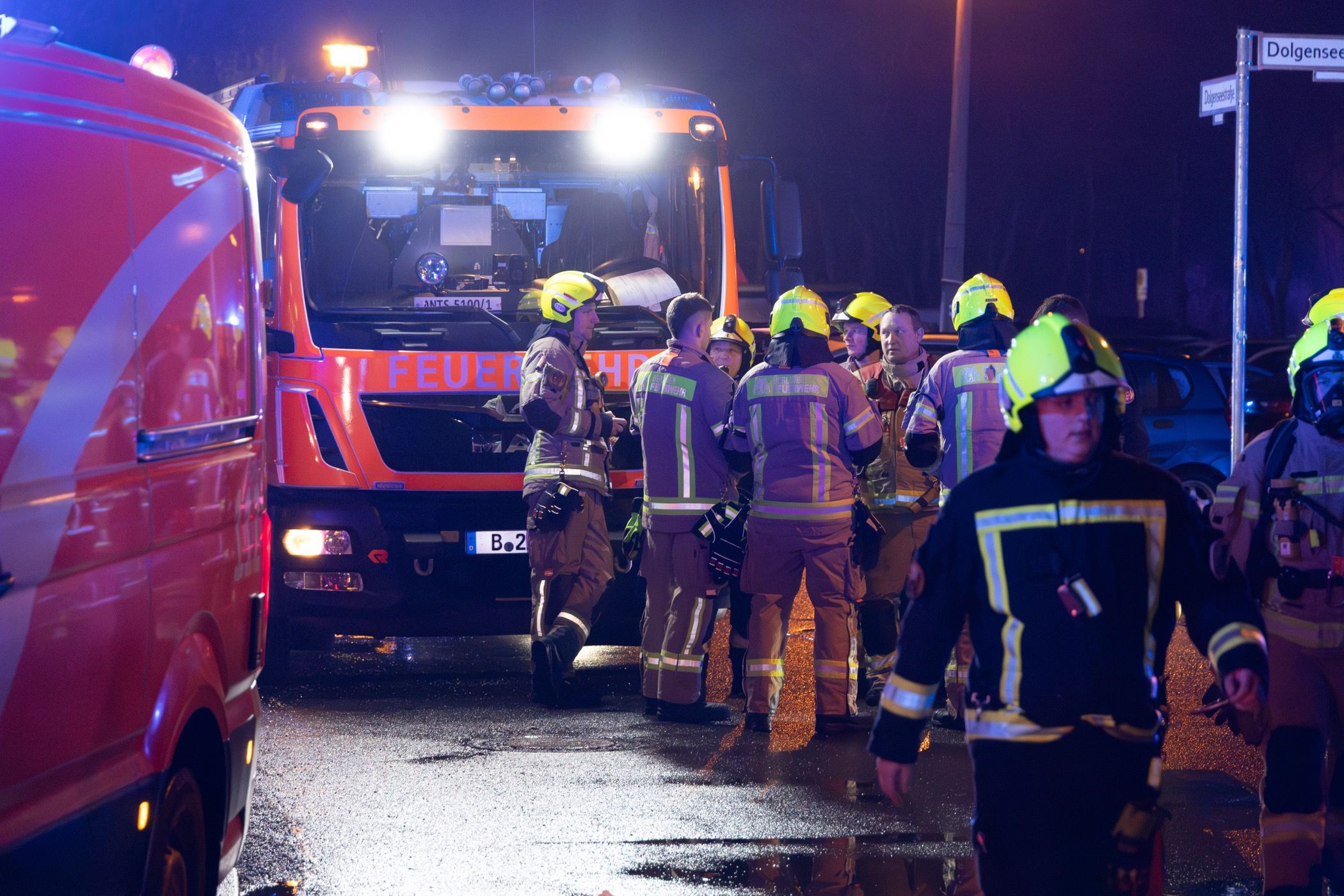 Kind stirbt nach Feuer-Drama in Hochhaus in Lichtenberg