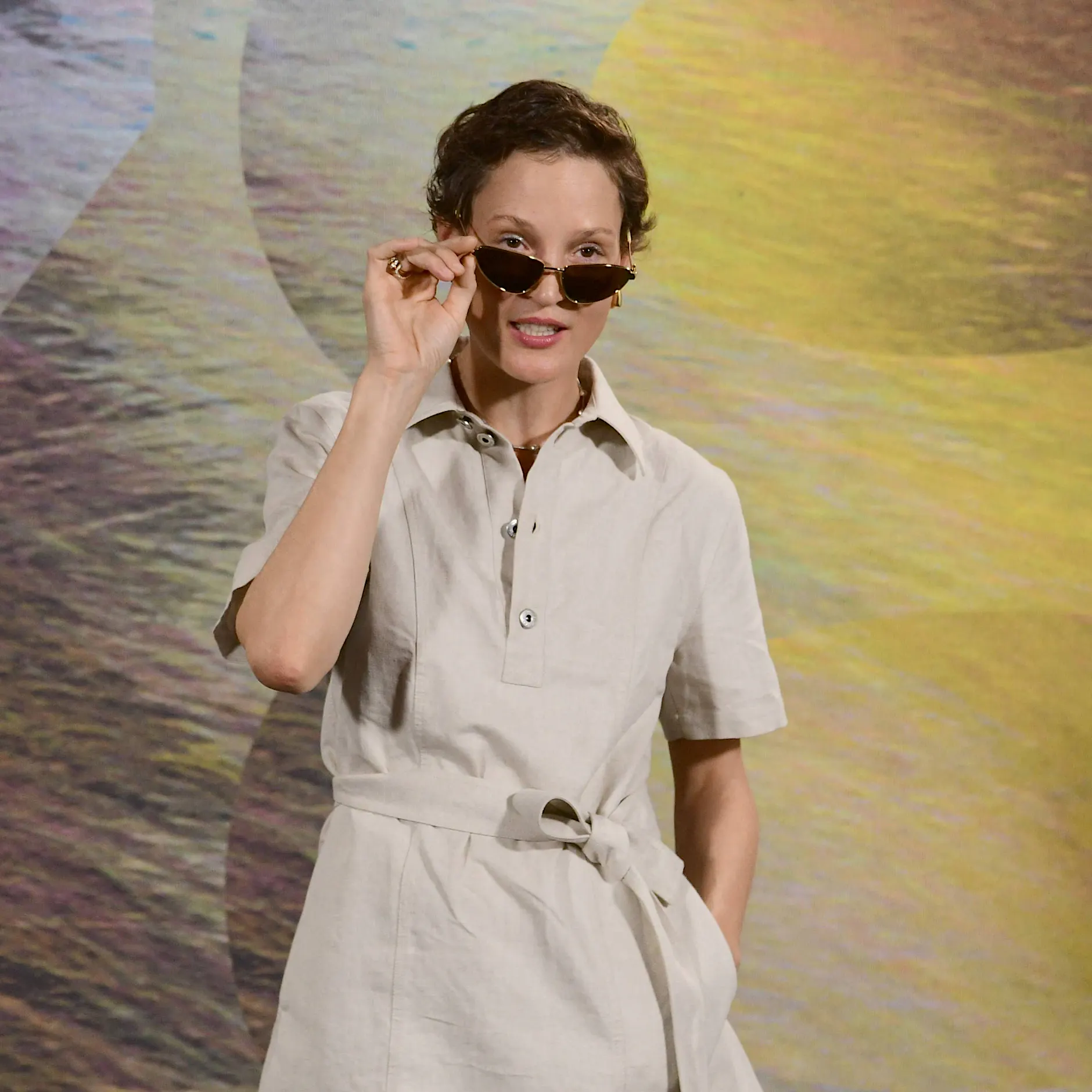 „Meine Familie ist anders verrückt“: Vicky Krieps brilliert in „Father Mother Sister Brother“