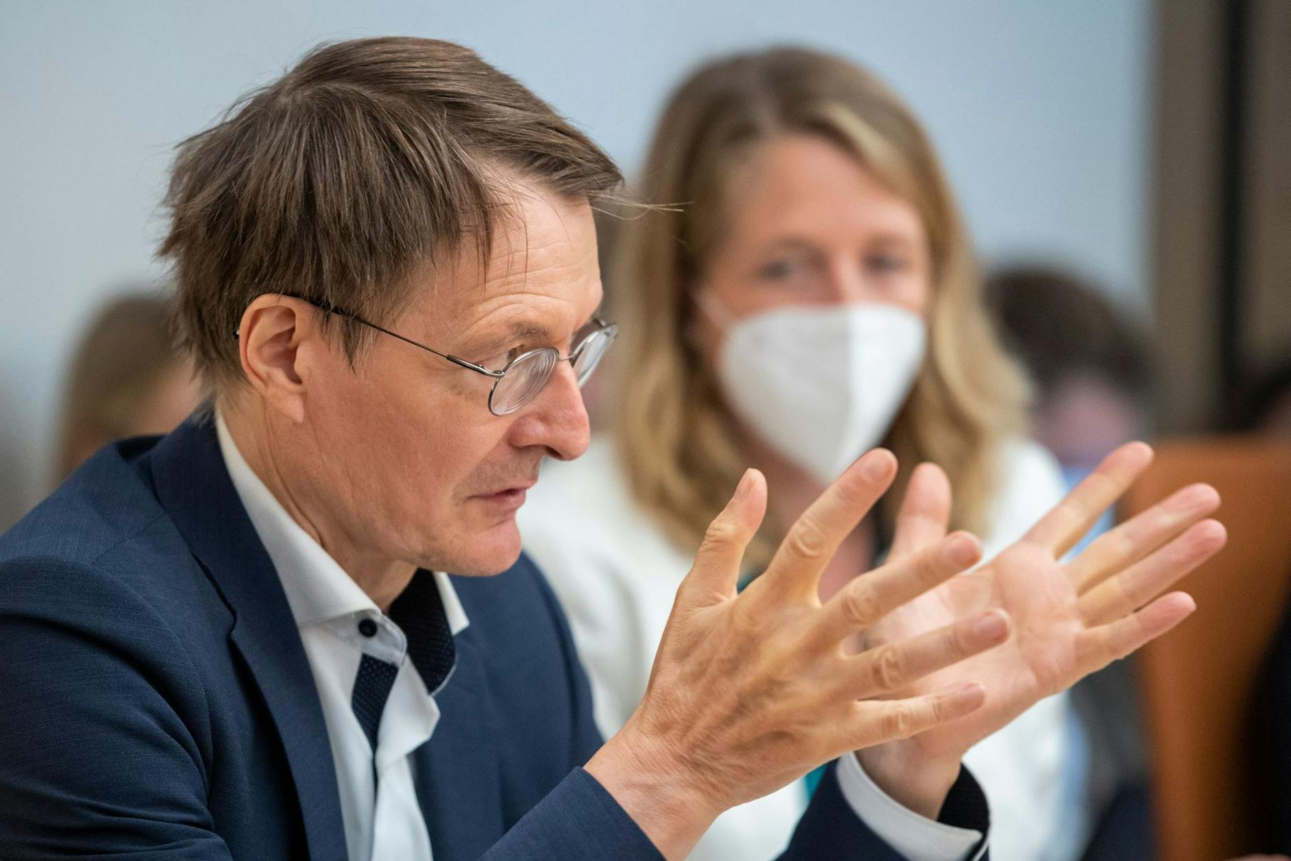 Der ehemalige Gesundheitsminister Karl Lauterbach könnte der neue WHO-Chef werden.