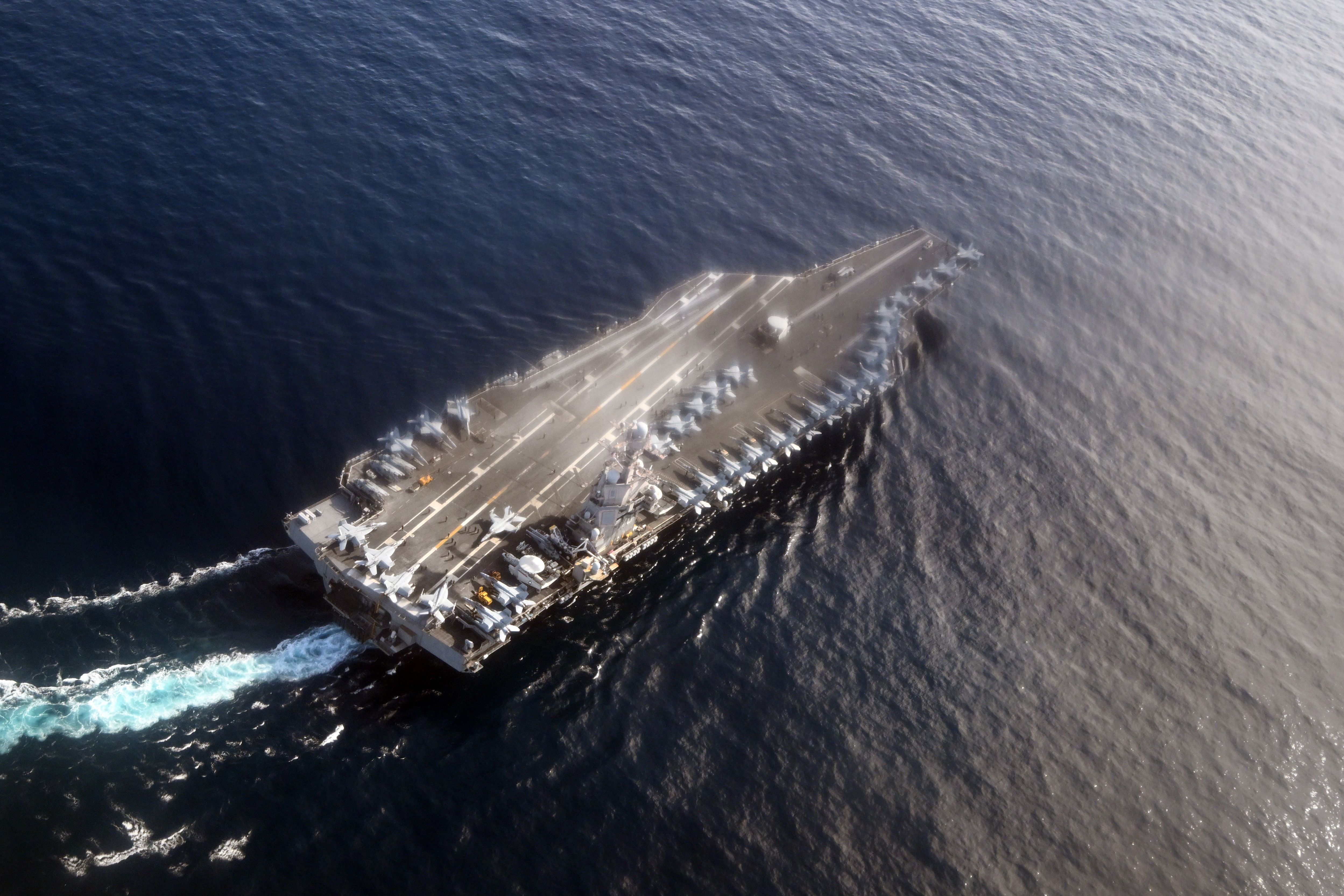 USA schicken größten Flugzeugträger der Welt in den Nahen Osten - Berichte